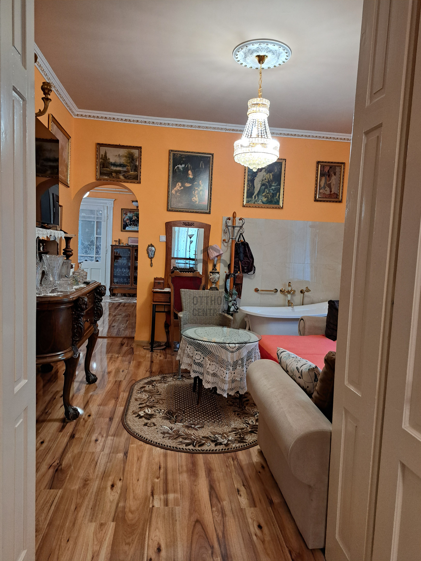 Gallery zoom image