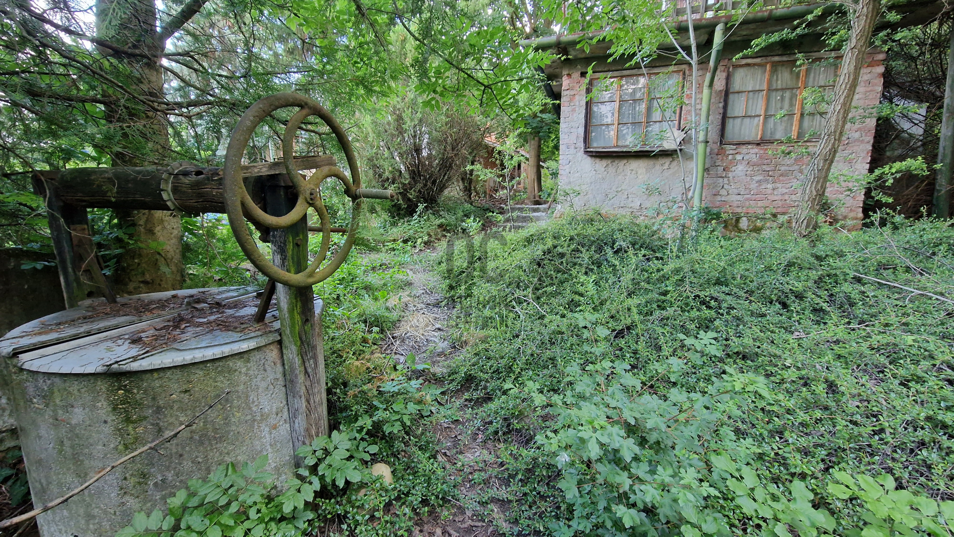 Gallery zoom image