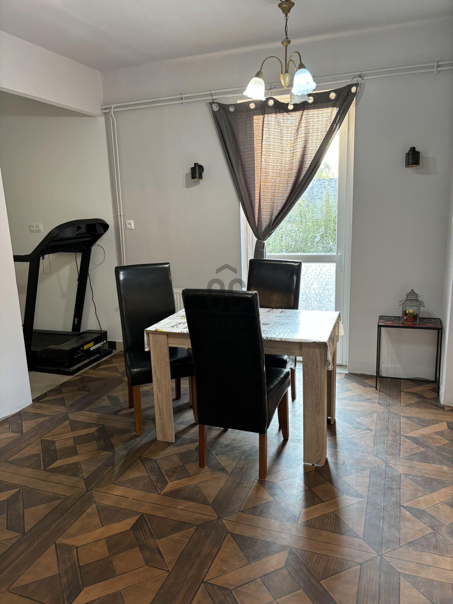 Gallery zoom image