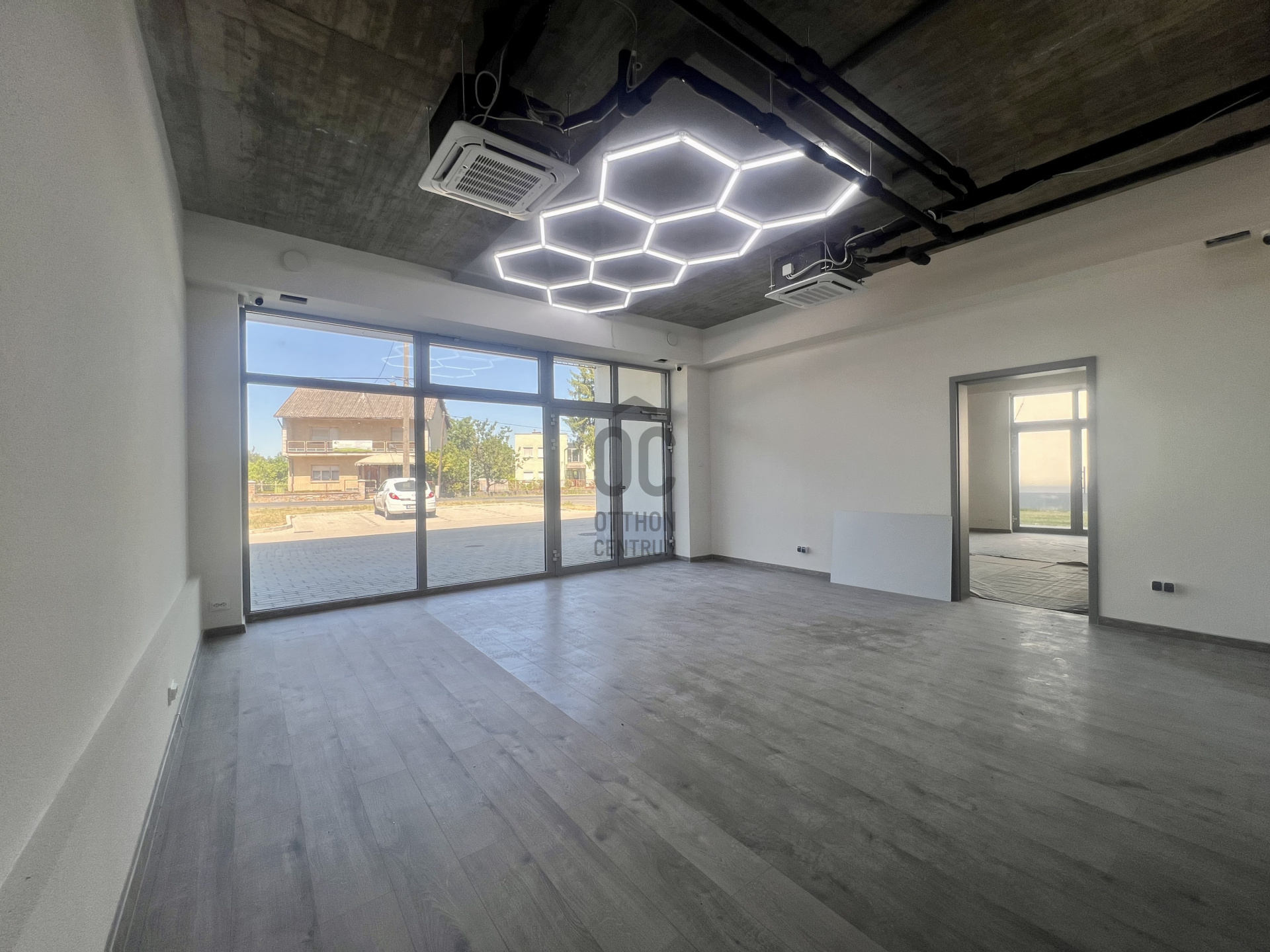 Gallery zoom image