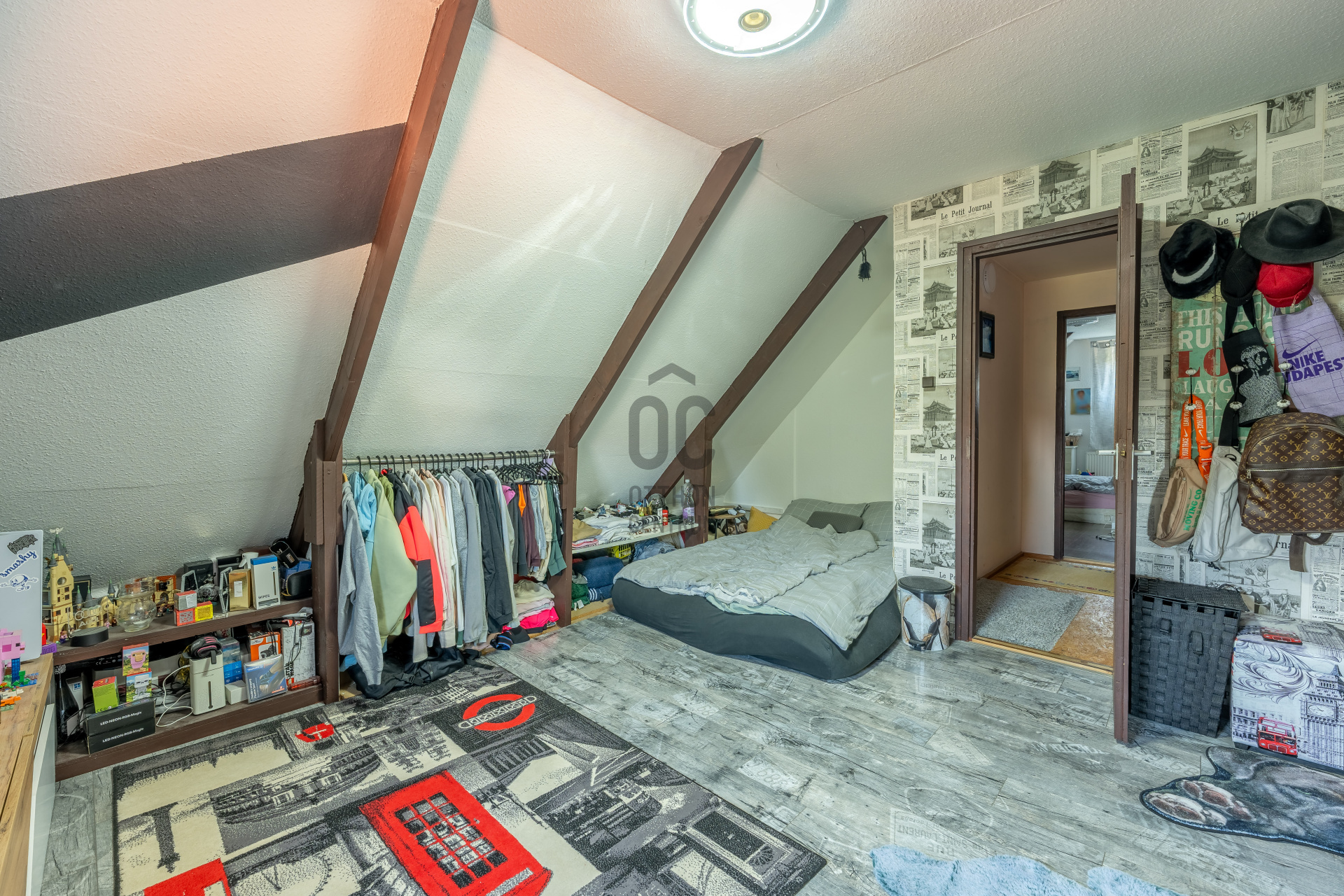 Gallery zoom image
