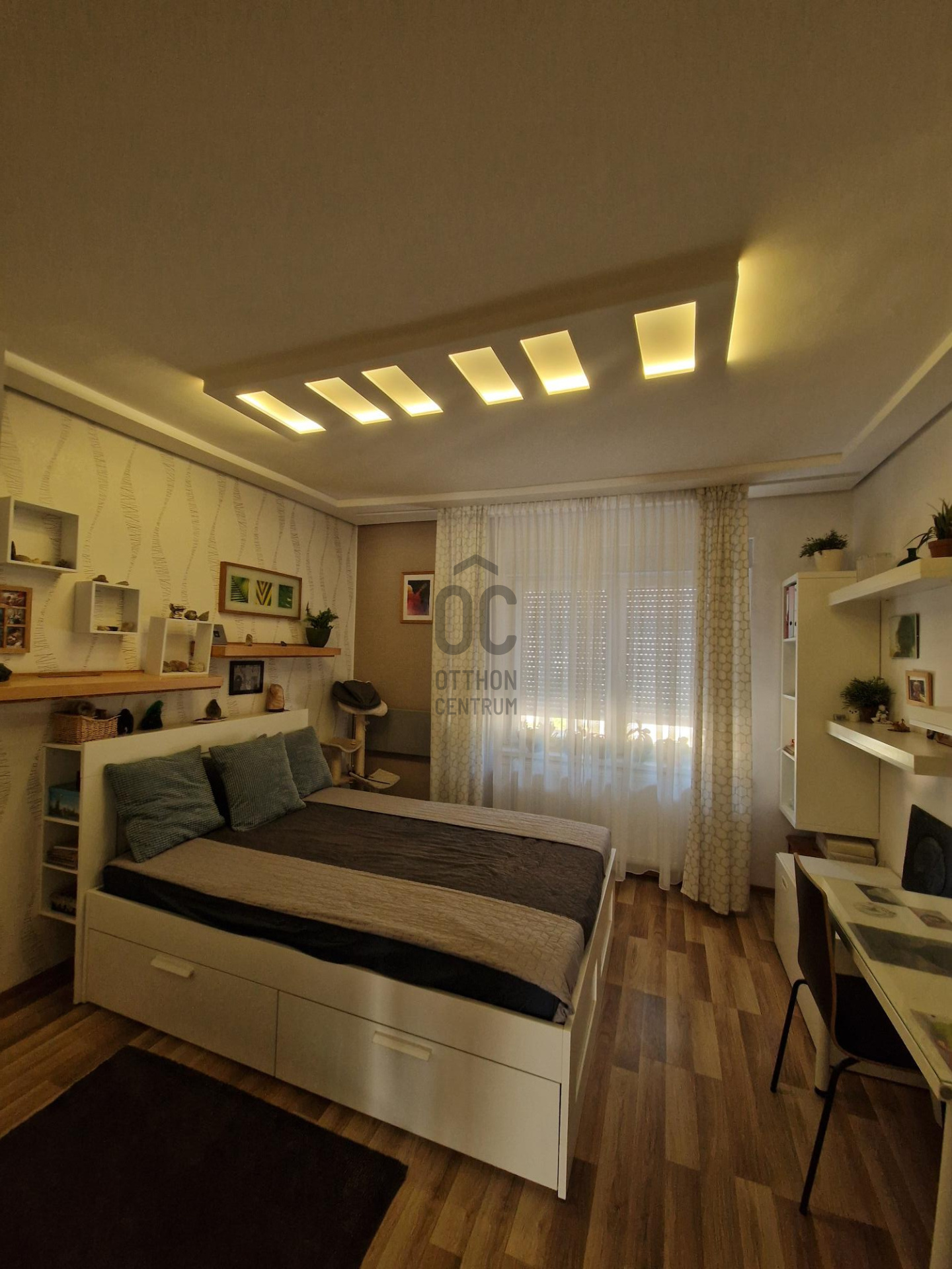 Gallery zoom image