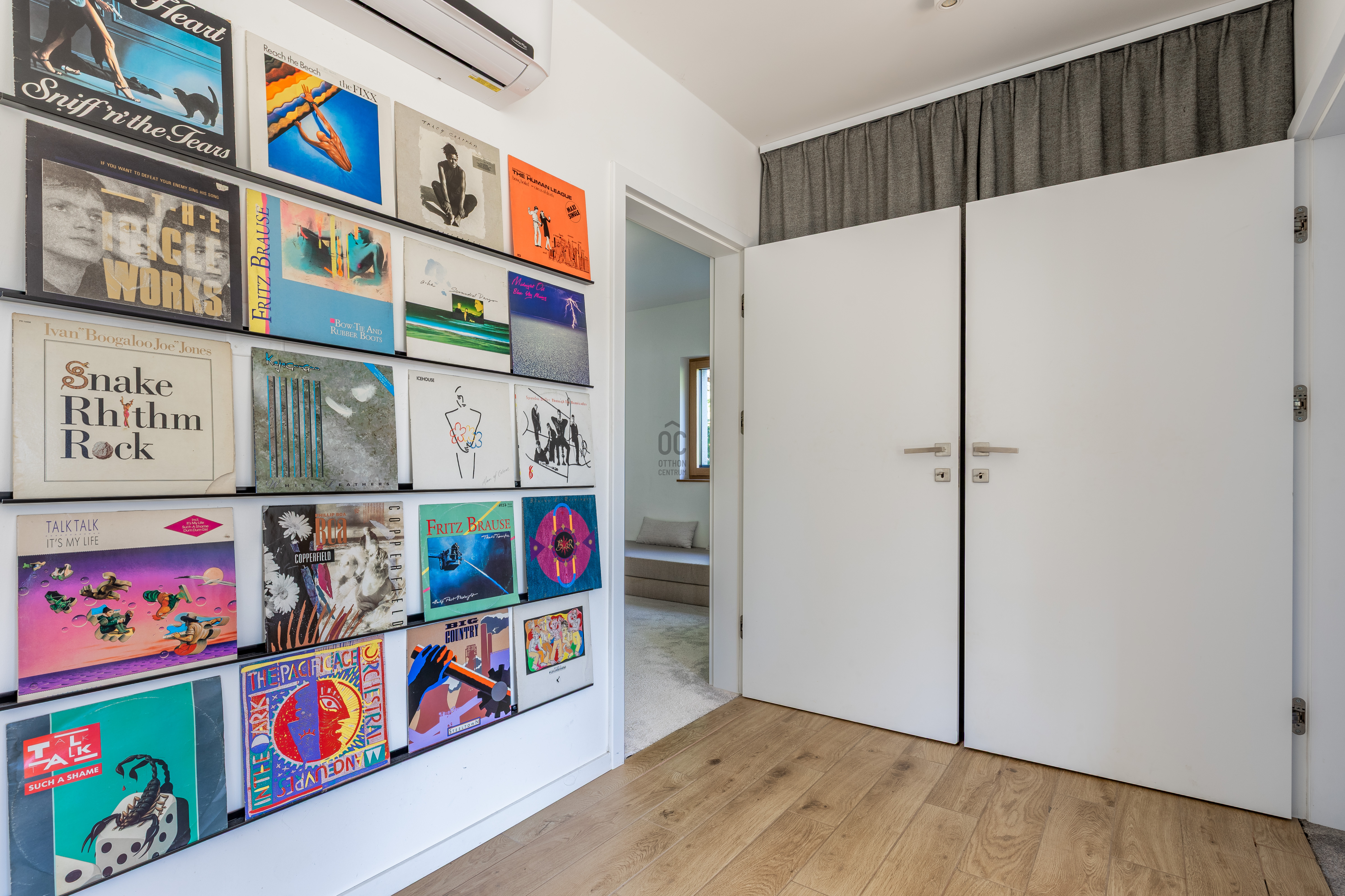 Gallery zoom image