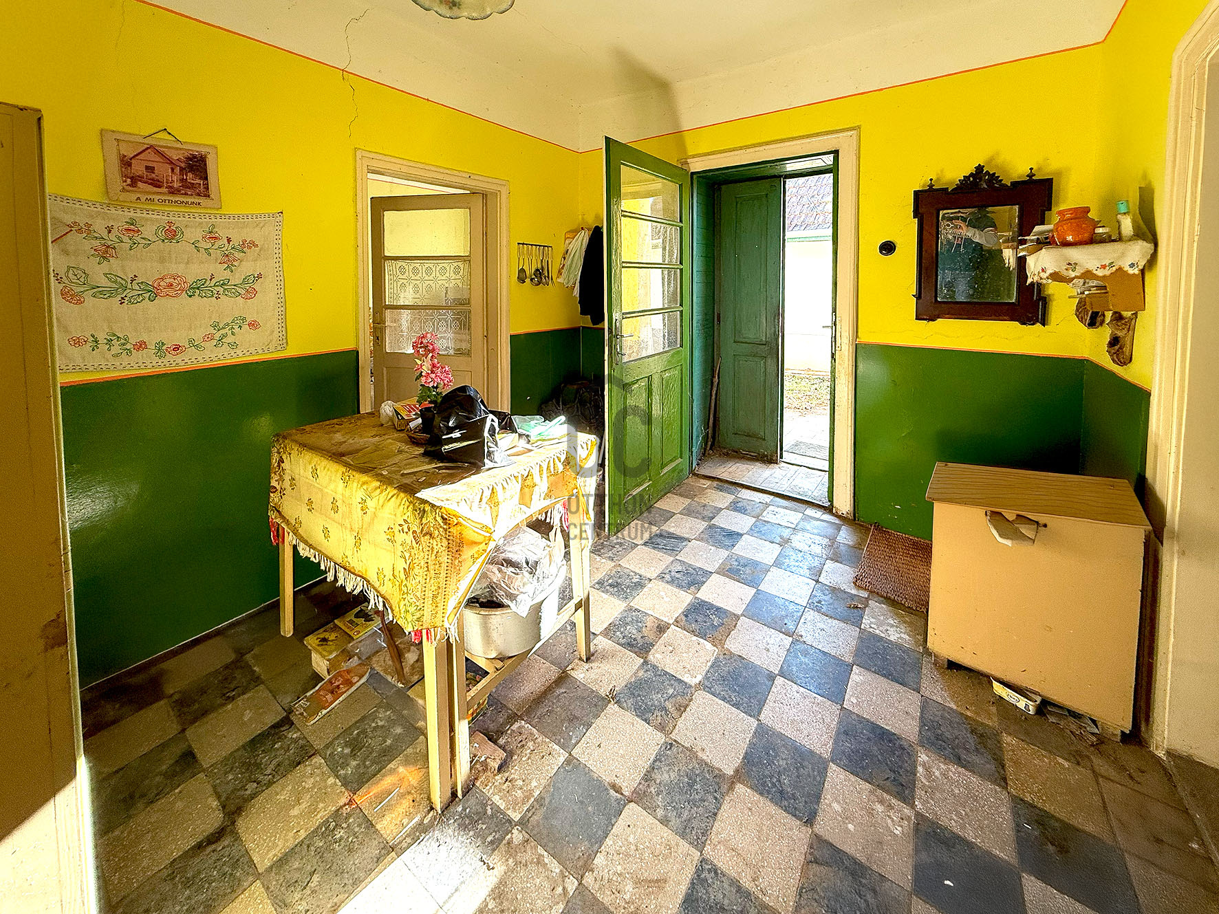 Gallery zoom image