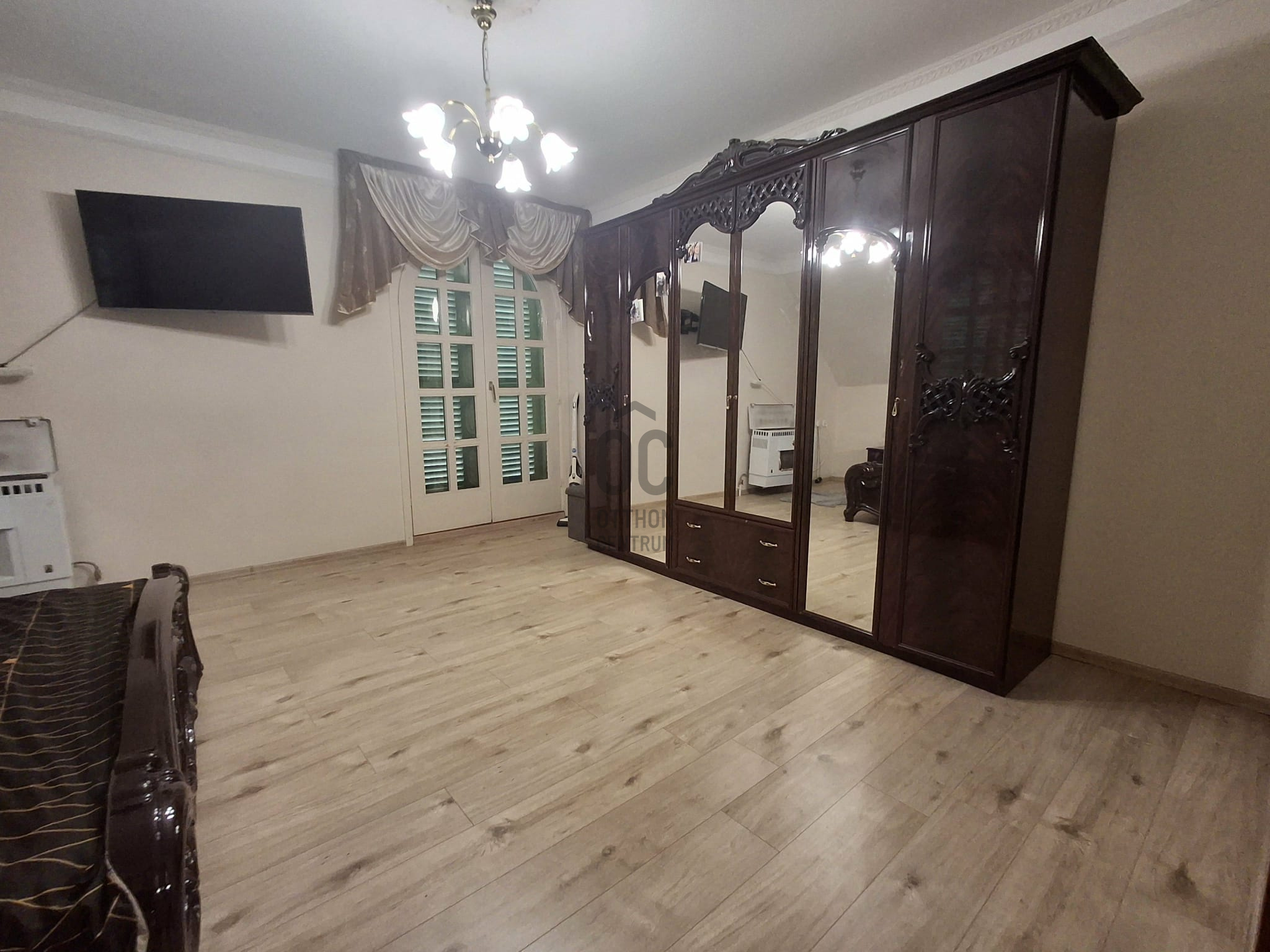 Gallery zoom image