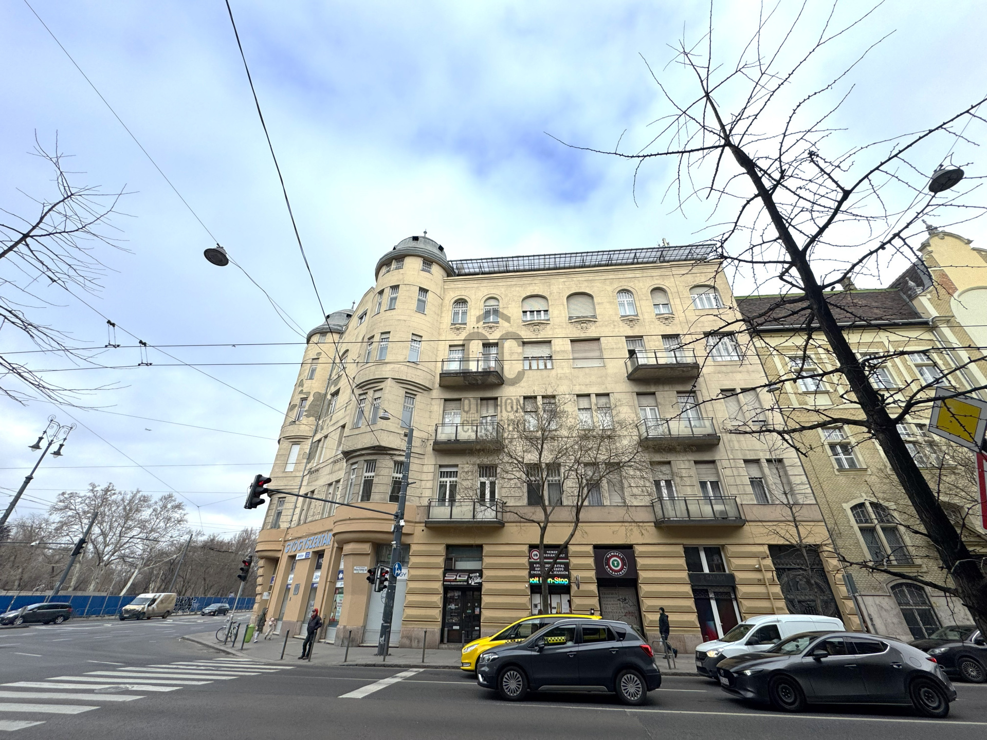 Gallery zoom image
