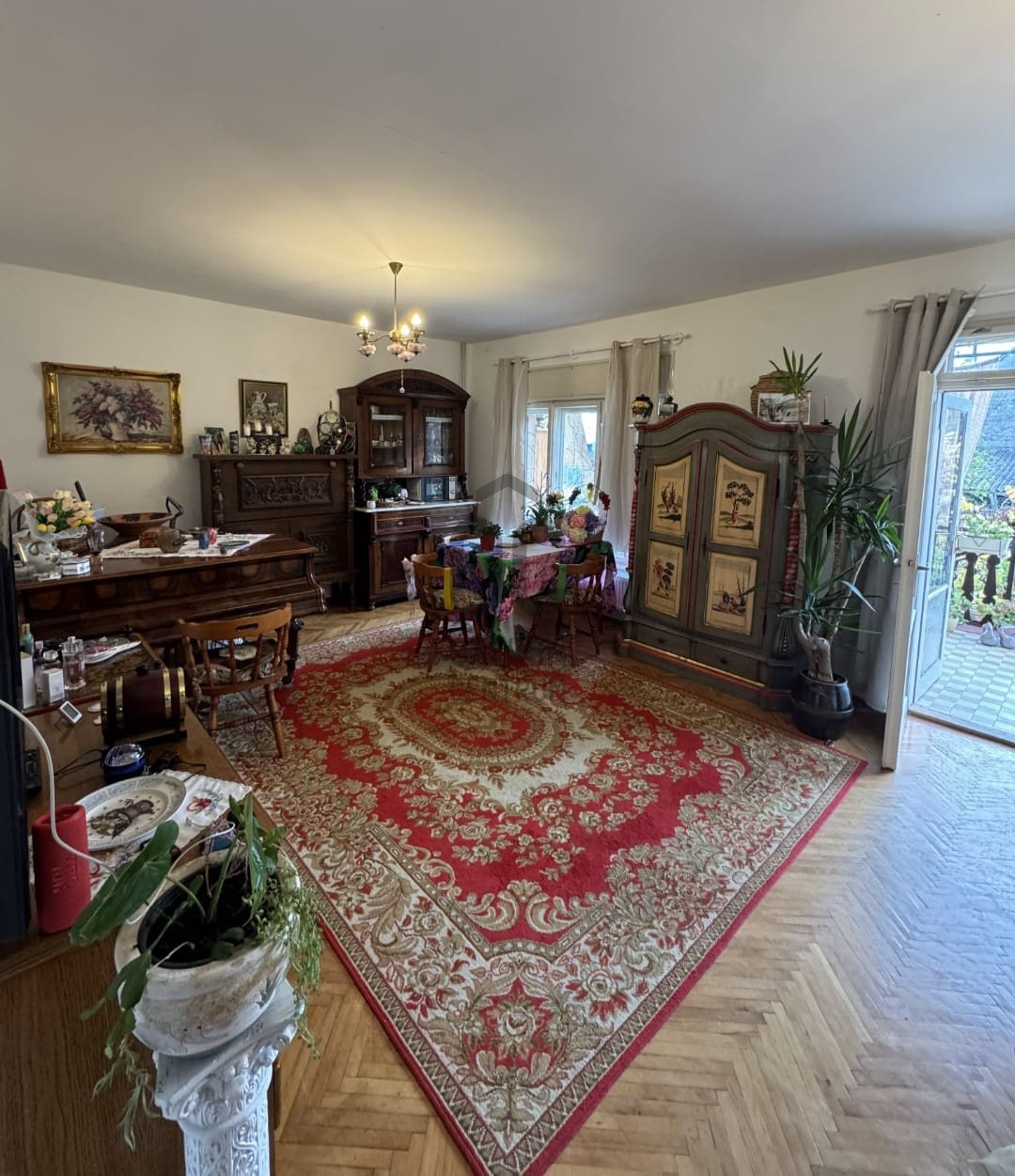 Gallery zoom image