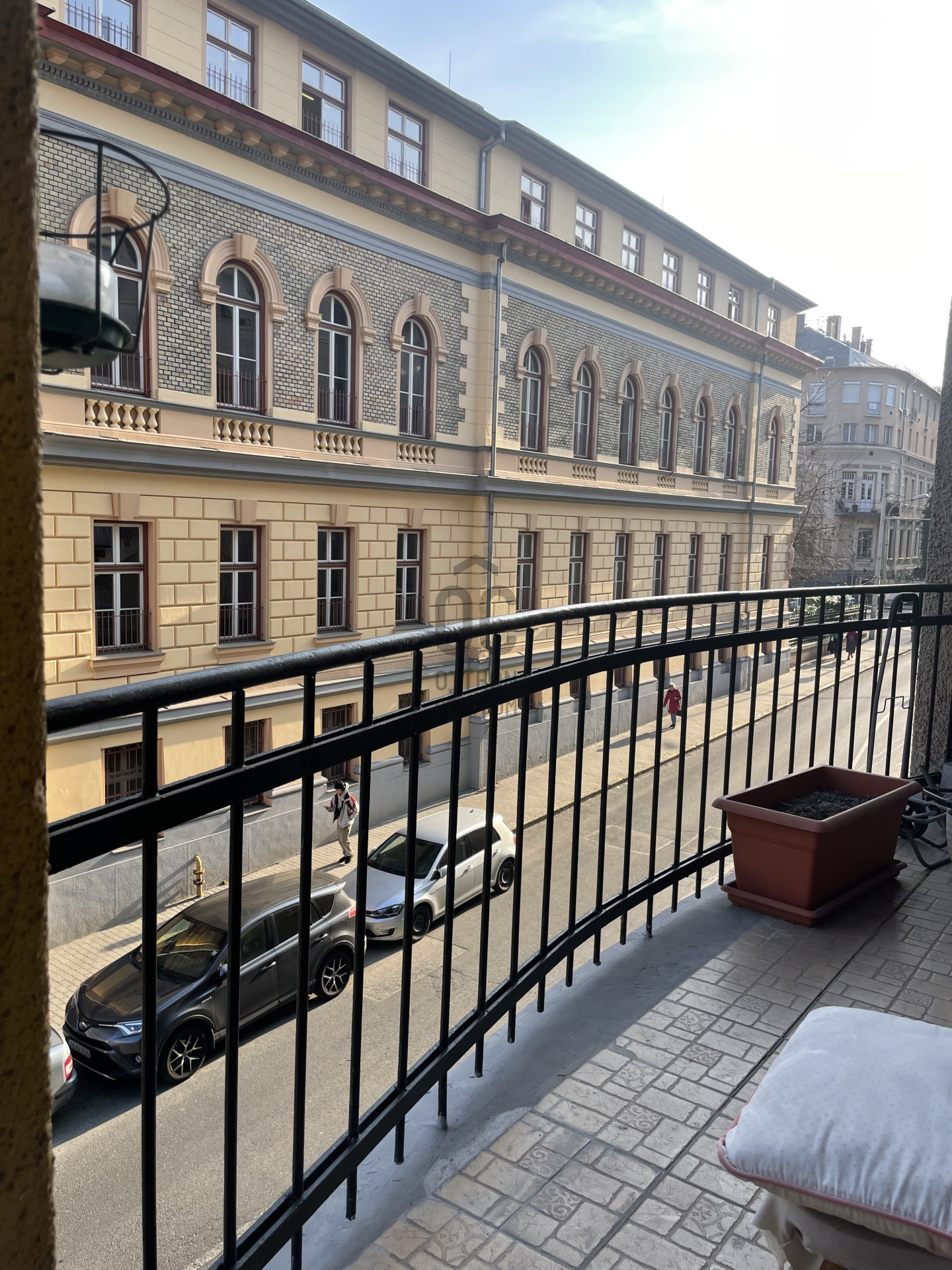 Gallery zoom image