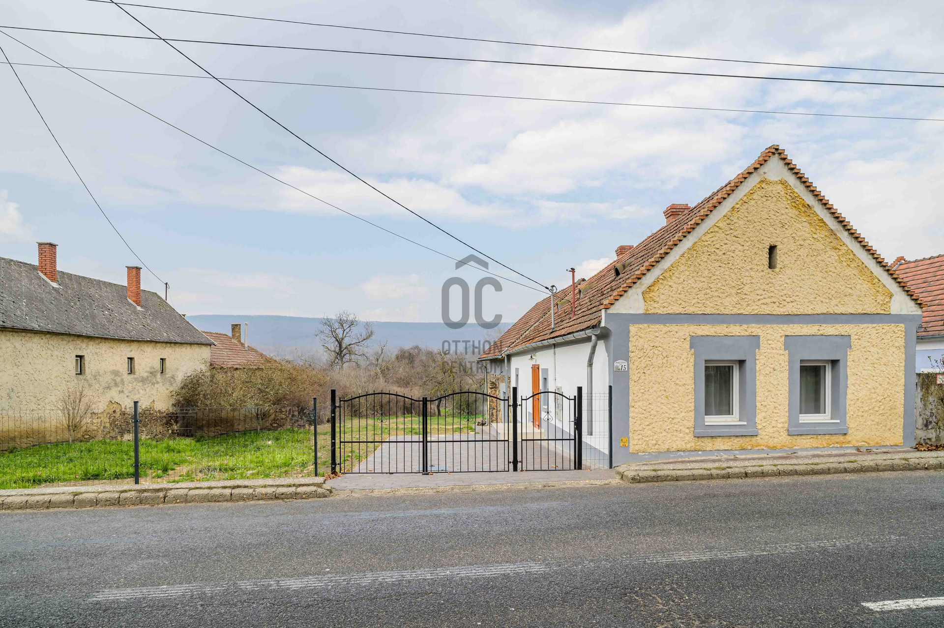 Gallery zoom image