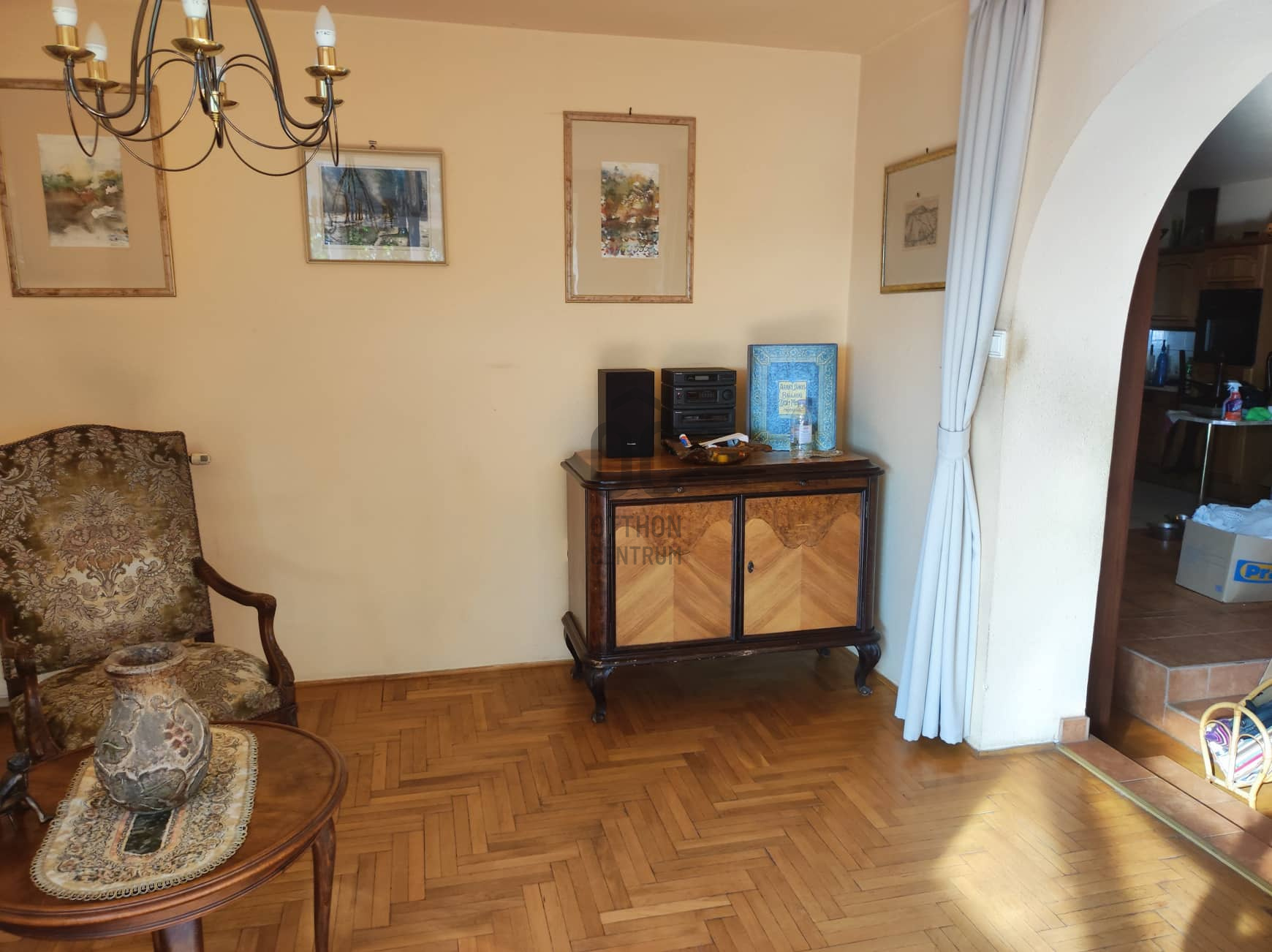 Gallery zoom image