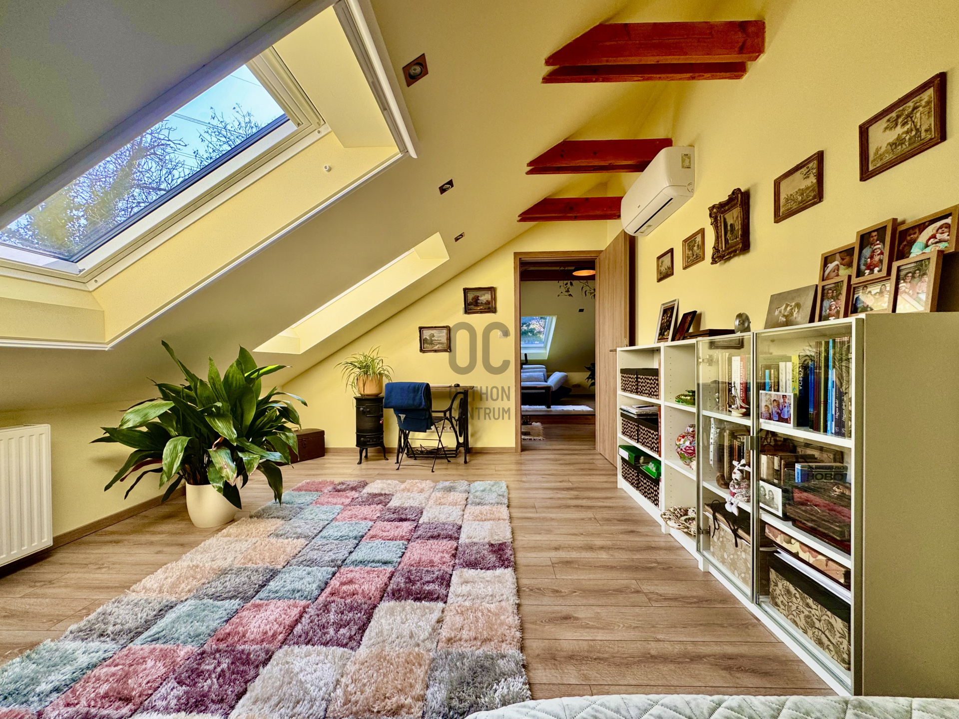 Gallery zoom image