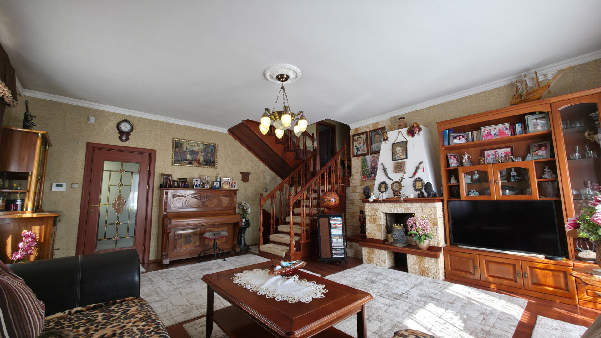 Gallery zoom image