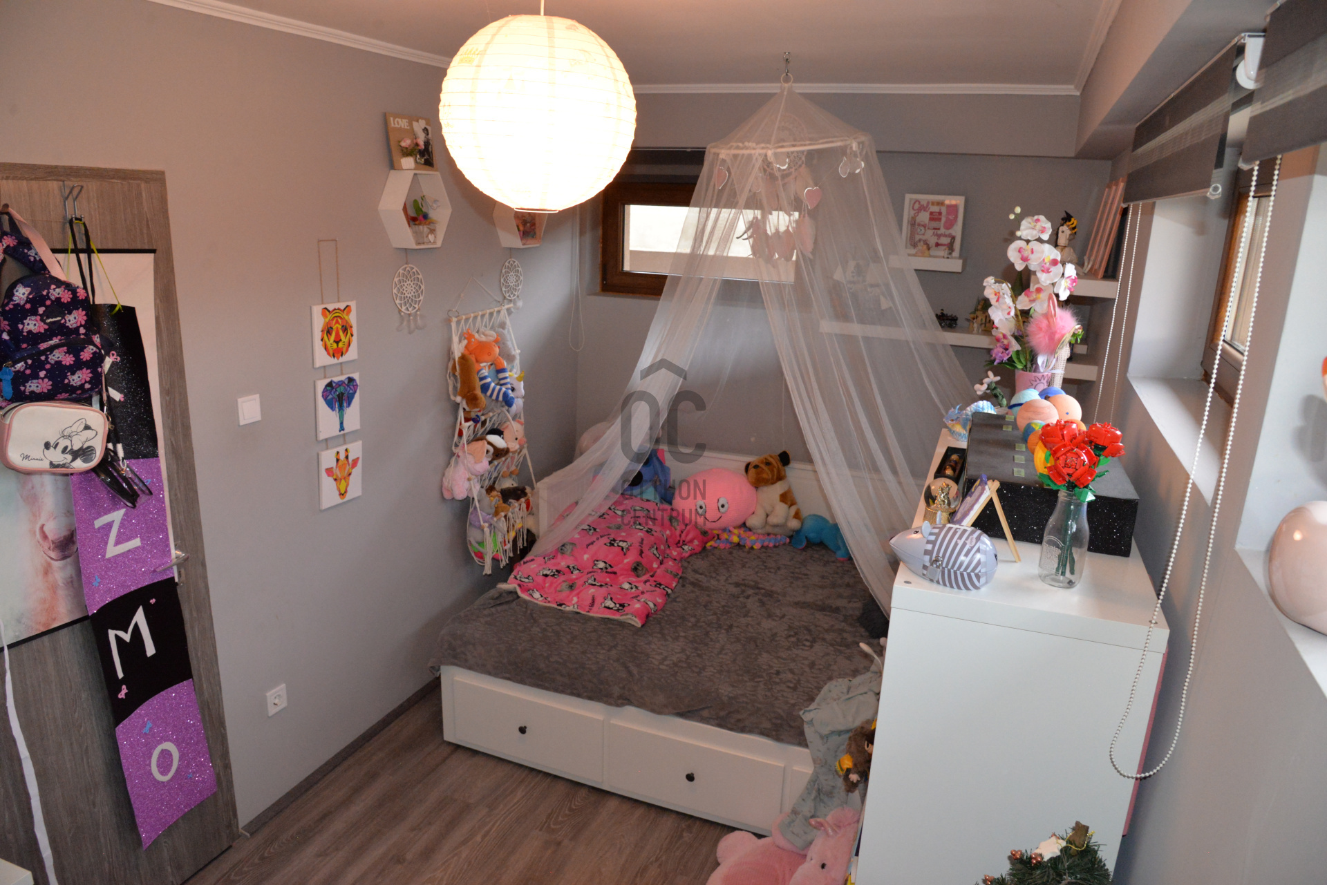 Gallery zoom image