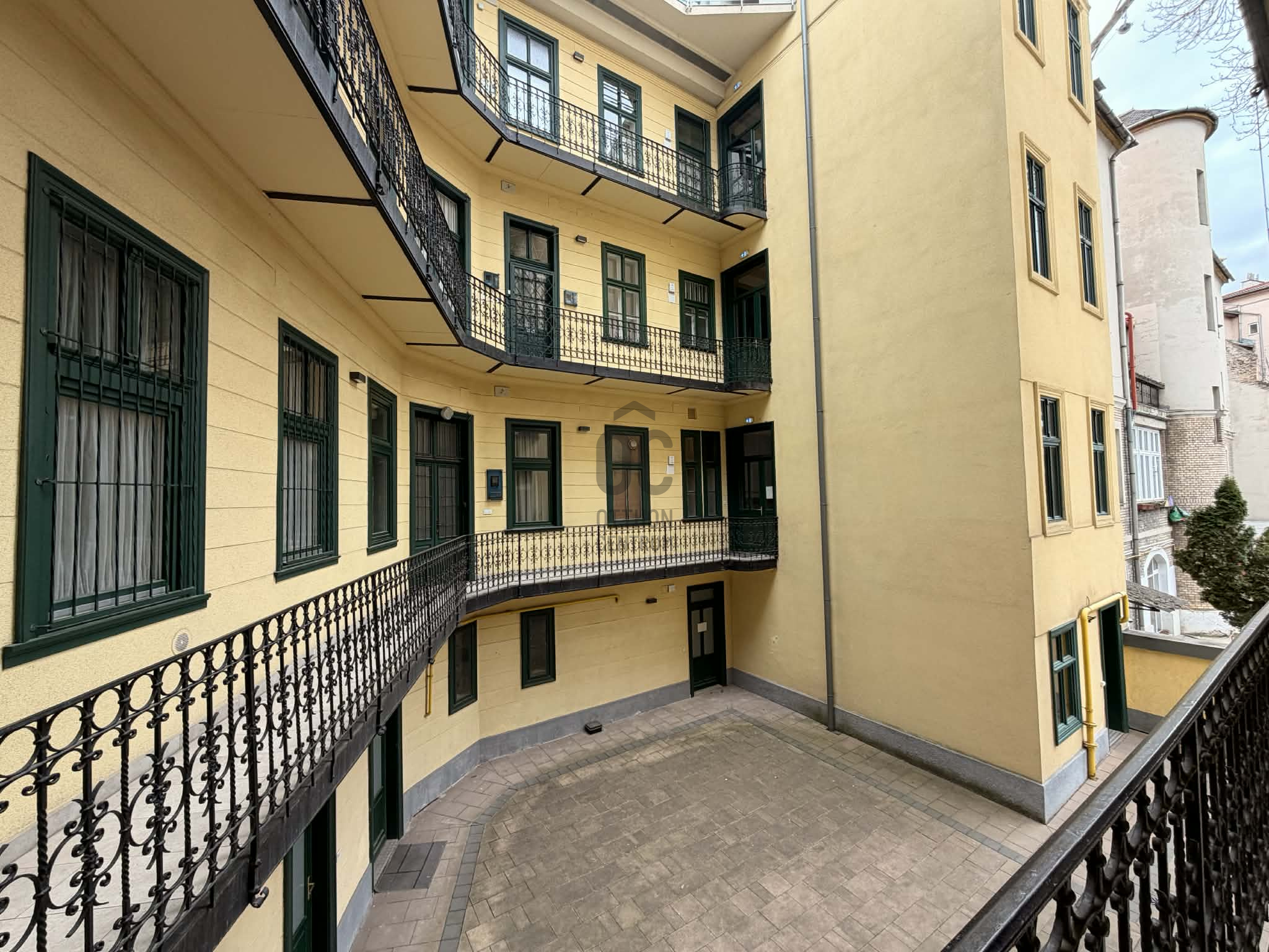 Gallery zoom image