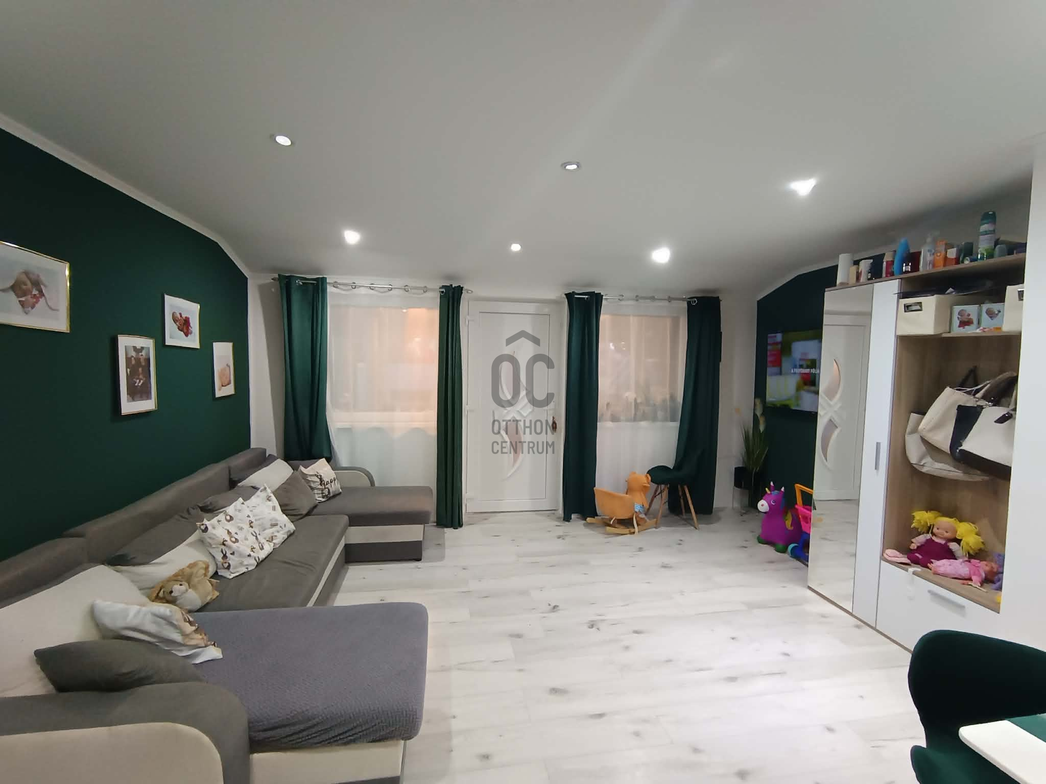 Gallery zoom image