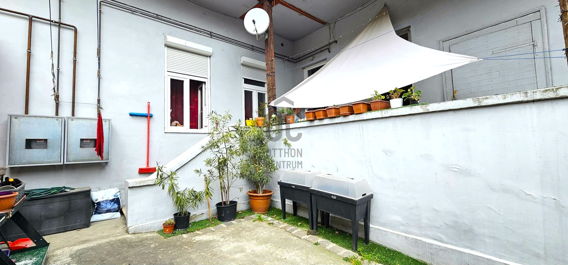 Gallery zoom image