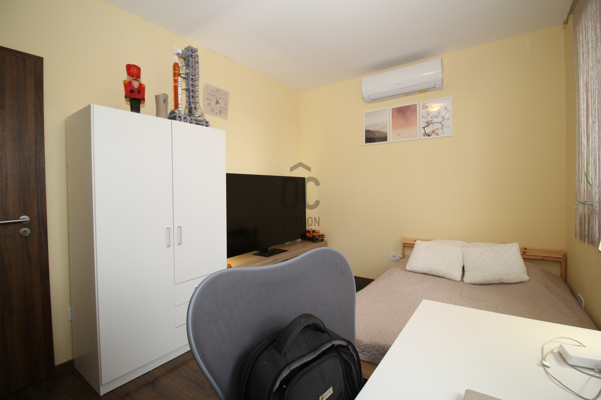Gallery zoom image