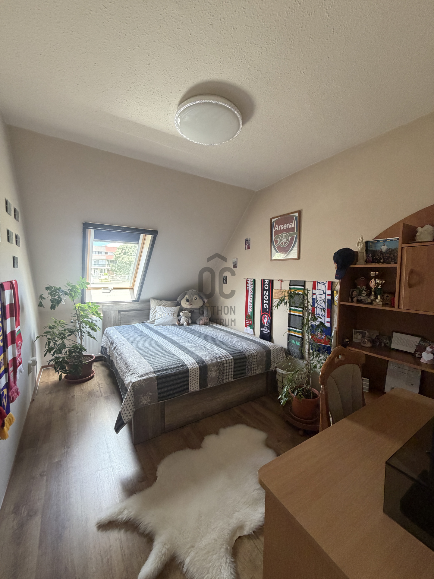 Gallery zoom image