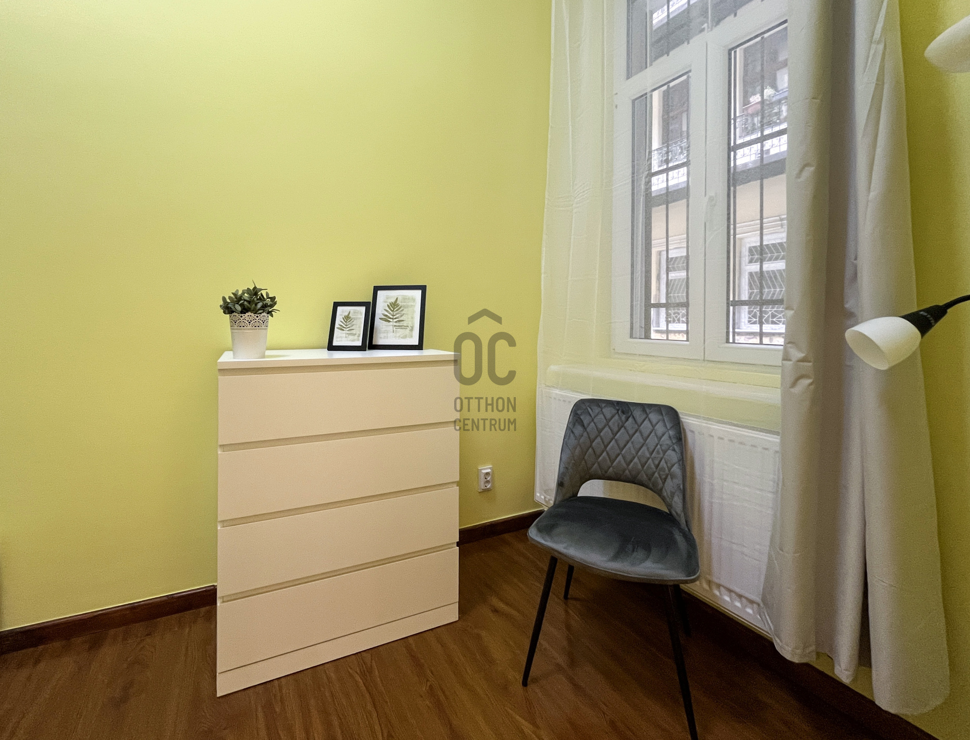 Gallery zoom image