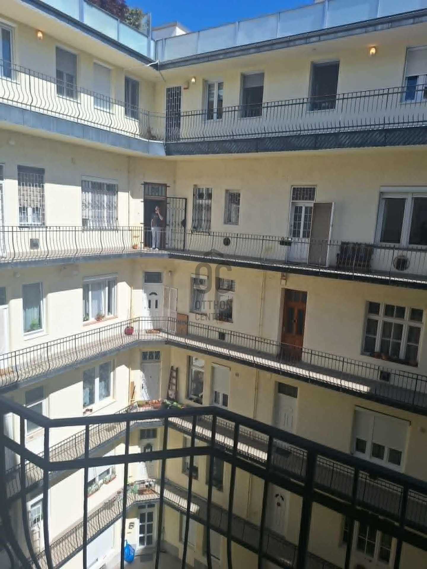 Gallery zoom image