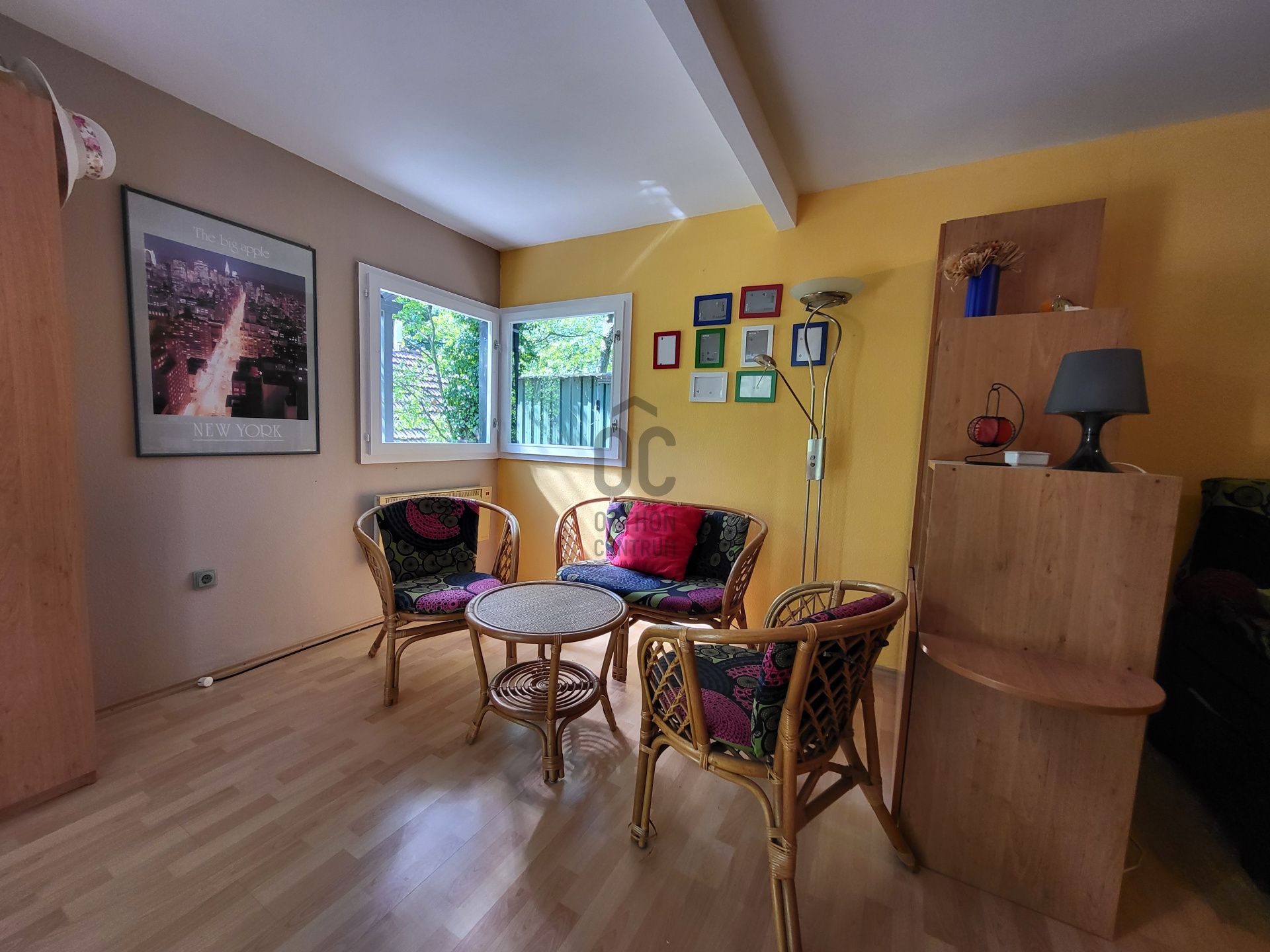 Gallery zoom image
