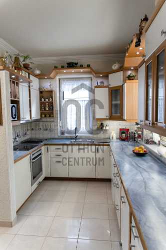 5 bed · 220m² · Családi ház · 180.000.000 Ft