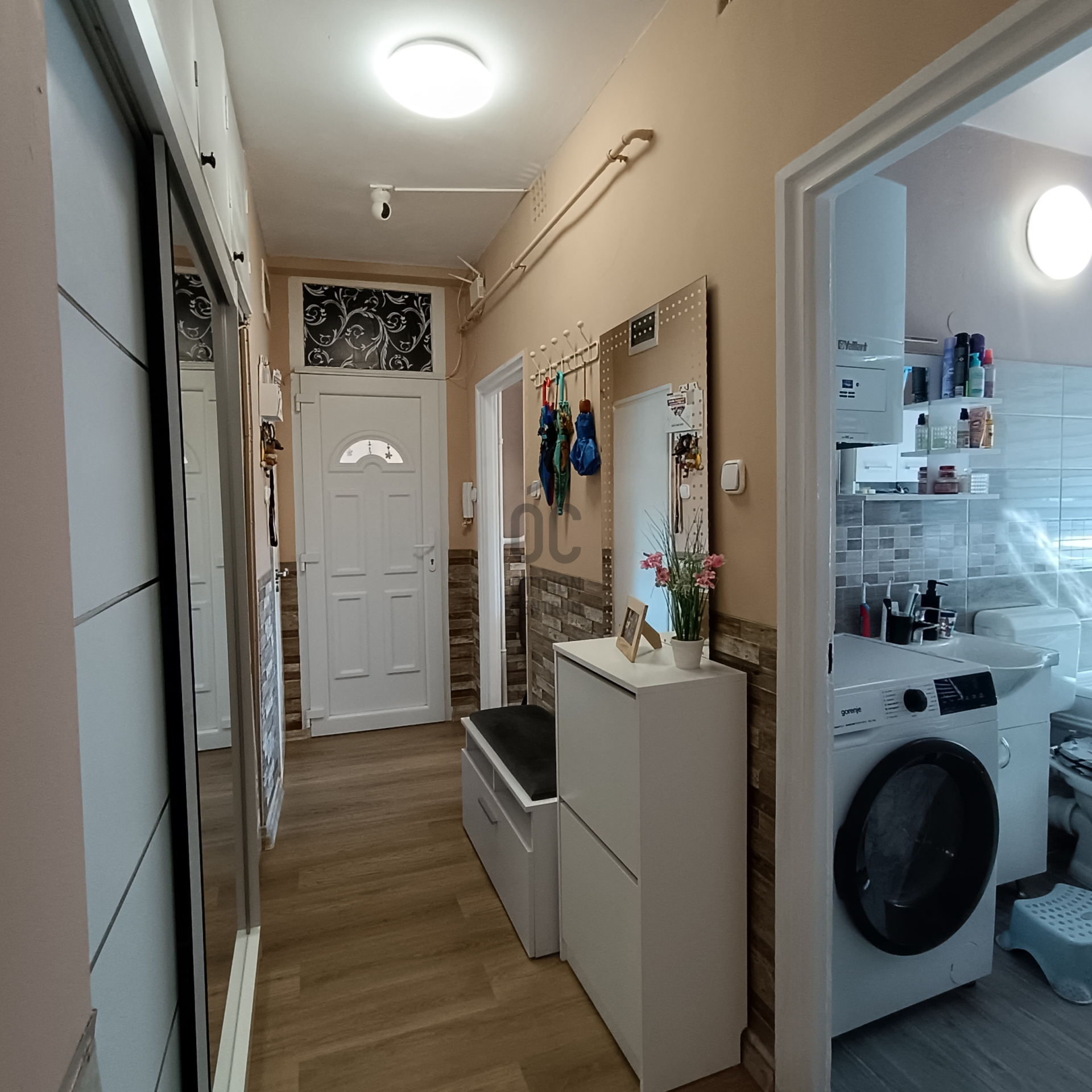 Gallery zoom image