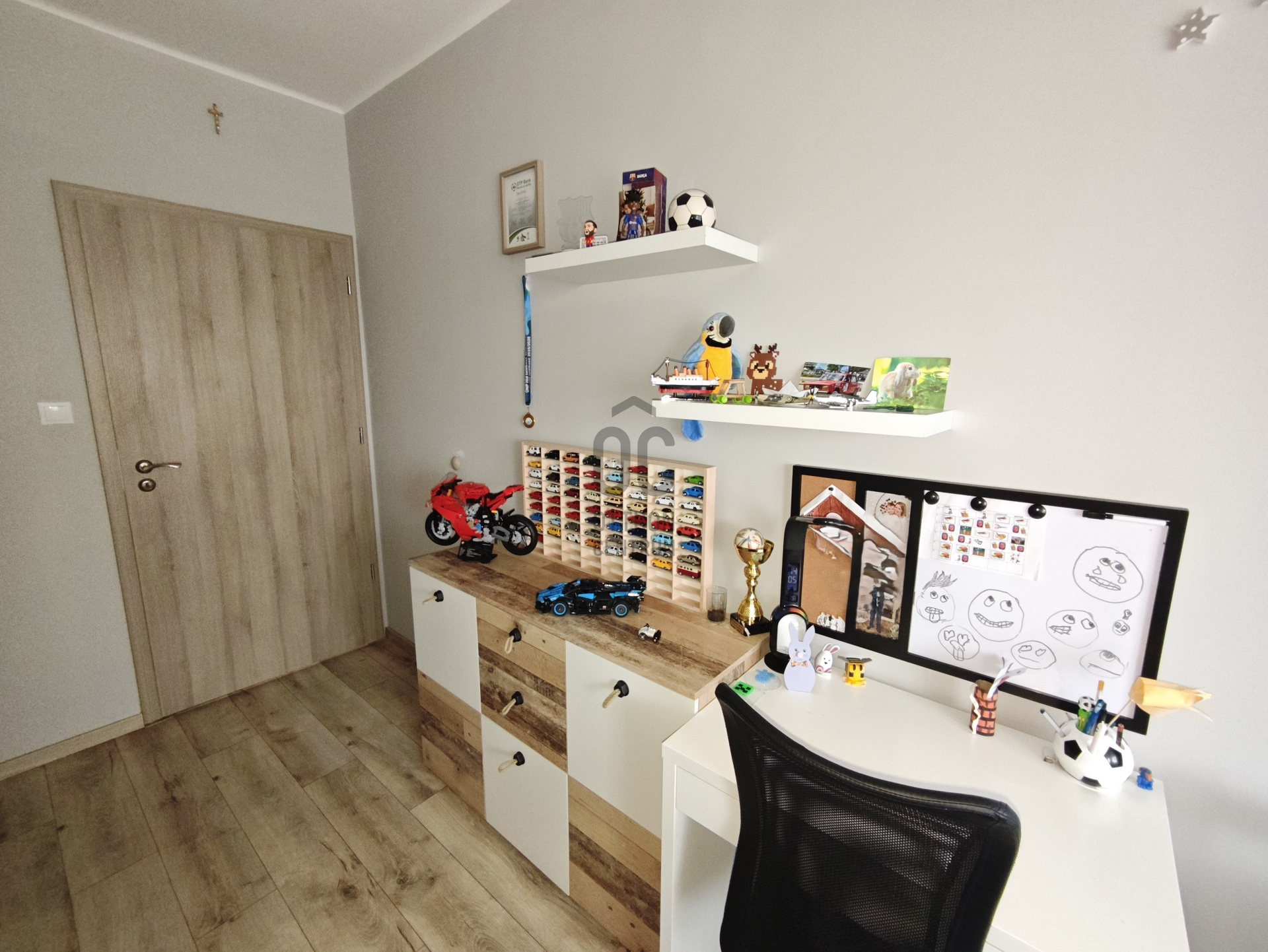 Gallery zoom image