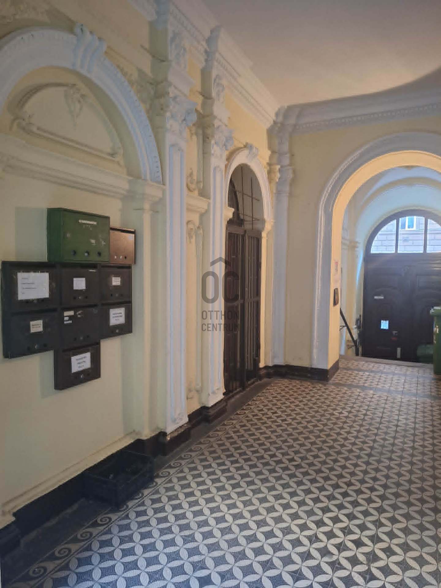 Gallery zoom image