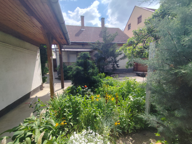 4 bed · 1254m² · Családi ház · 199.900.000 Ft
