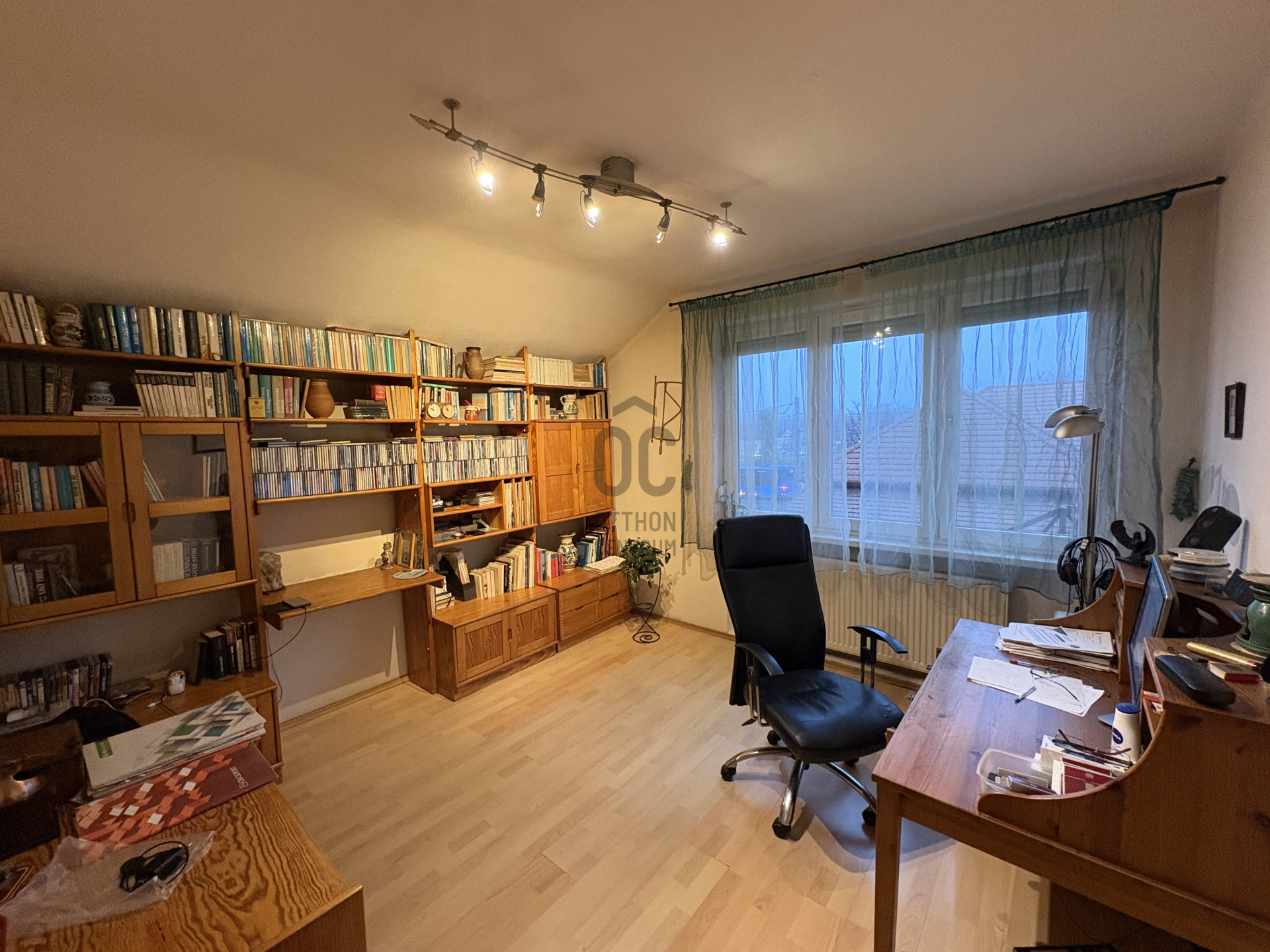 Gallery zoom image