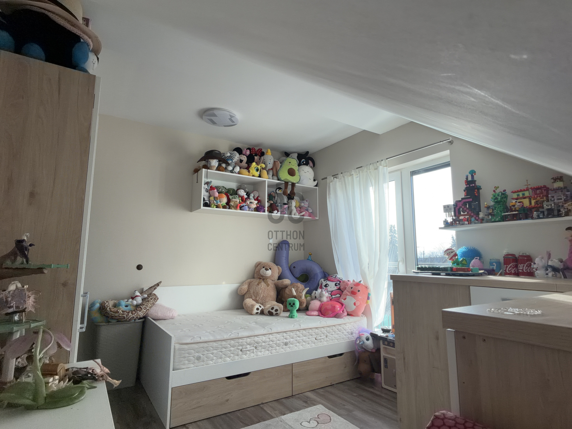 Gallery zoom image