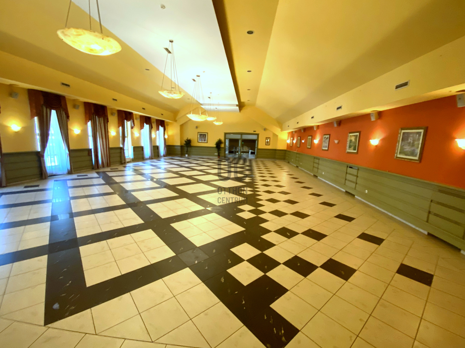 Gallery zoom image