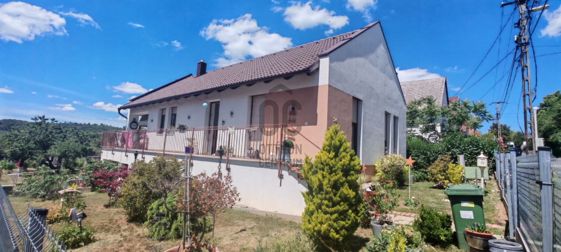 3 bed · 92m² · Ház · 149.900.000 Ft
