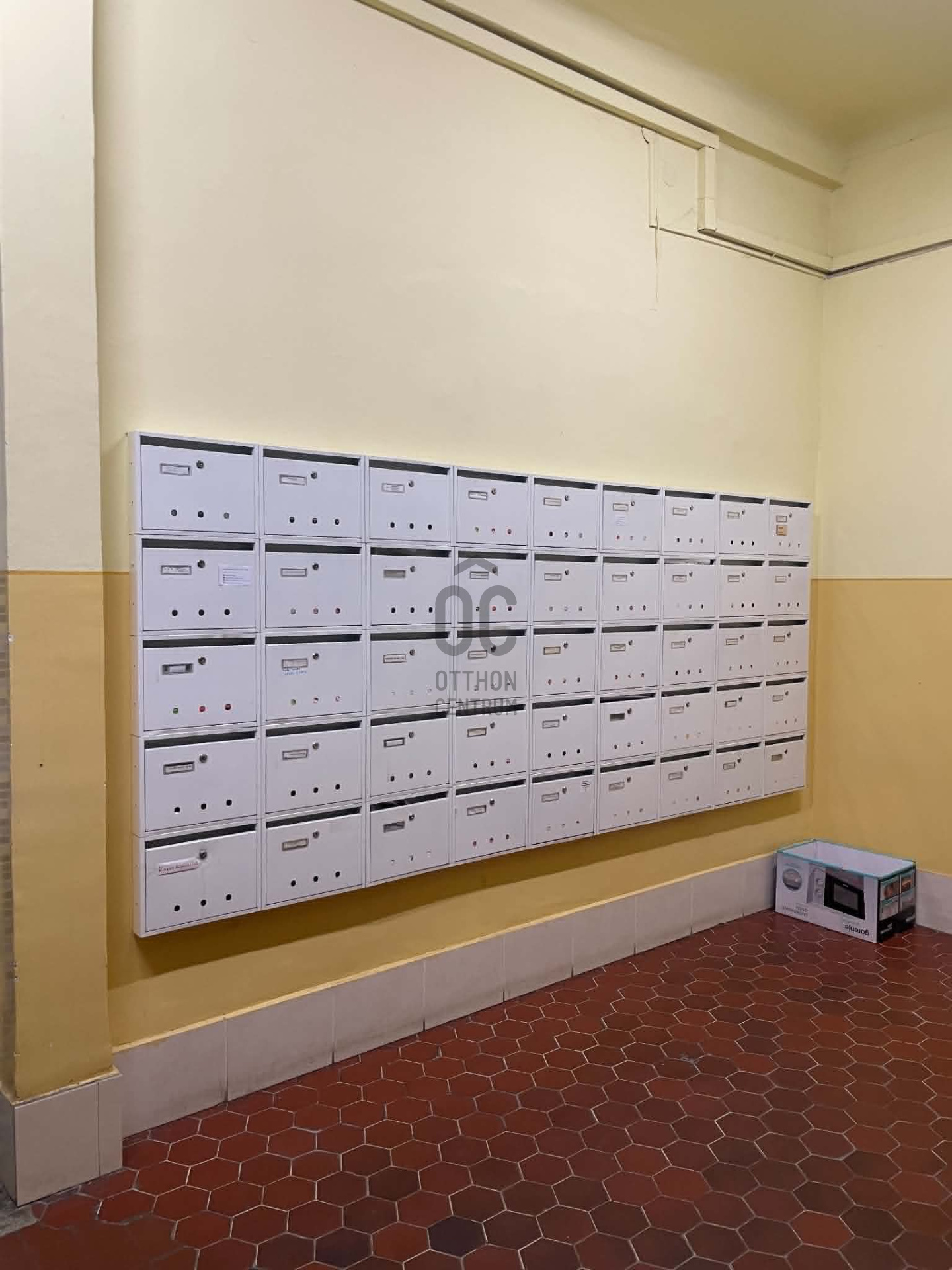 Gallery zoom image