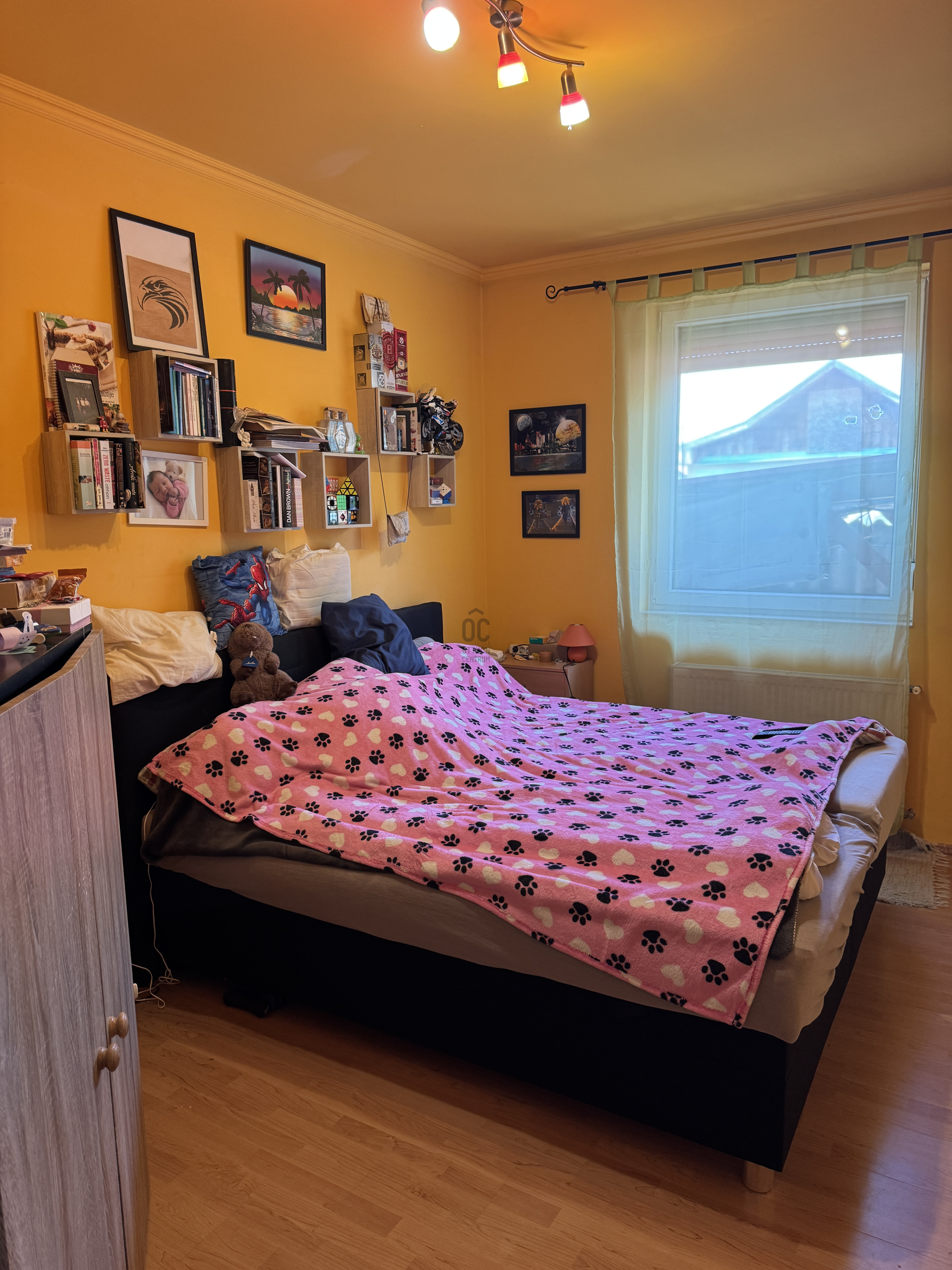 Gallery zoom image