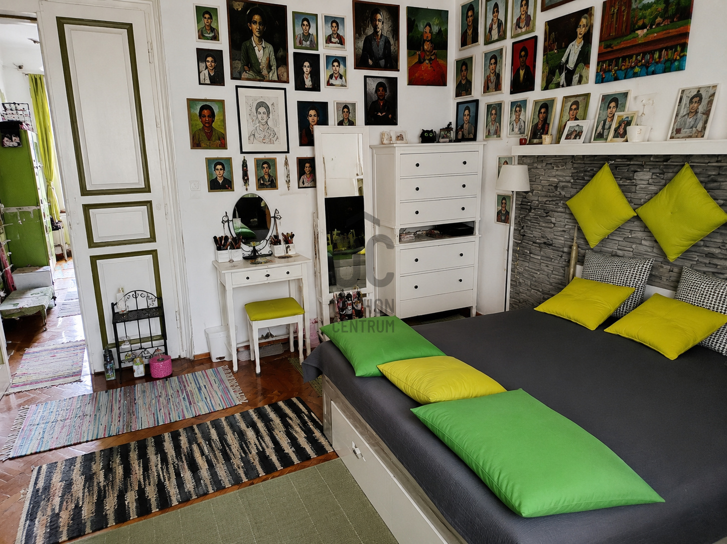 Gallery zoom image