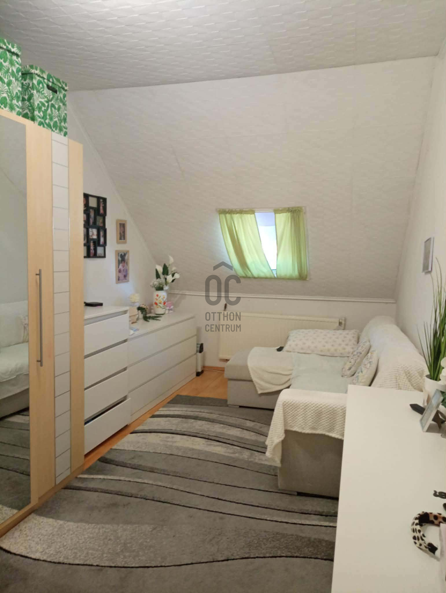 Gallery zoom image
