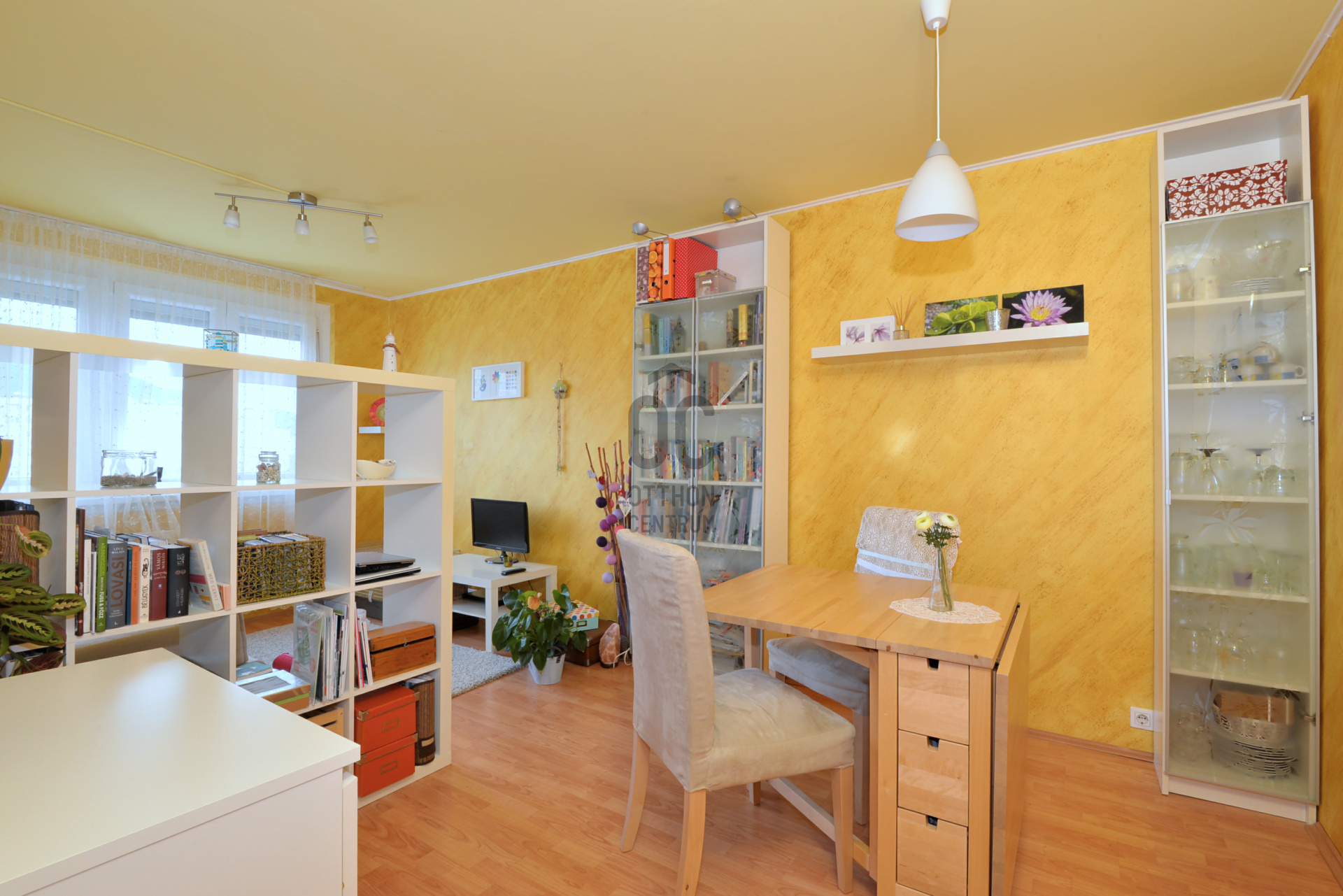 Gallery zoom image