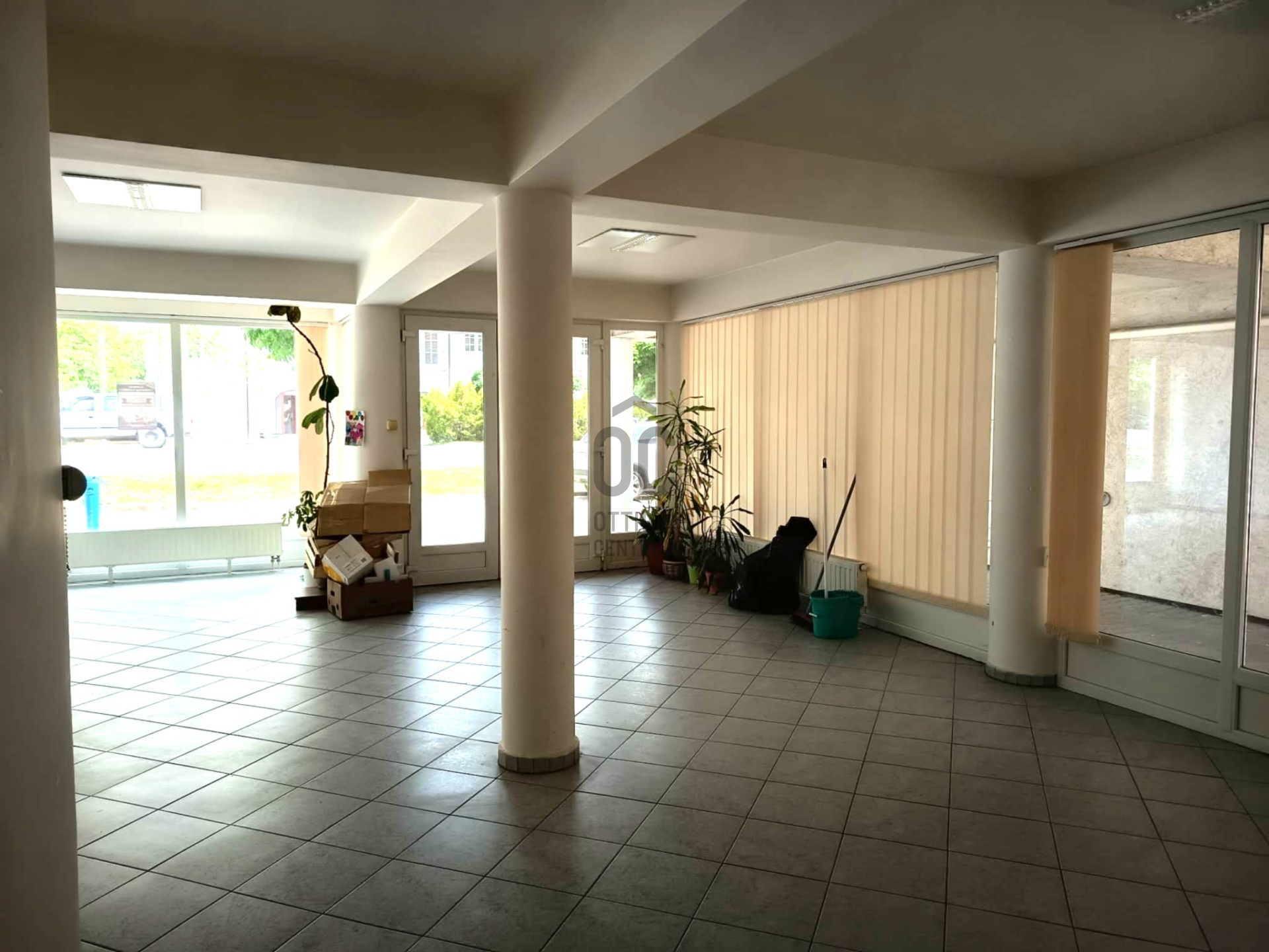 Gallery zoom image