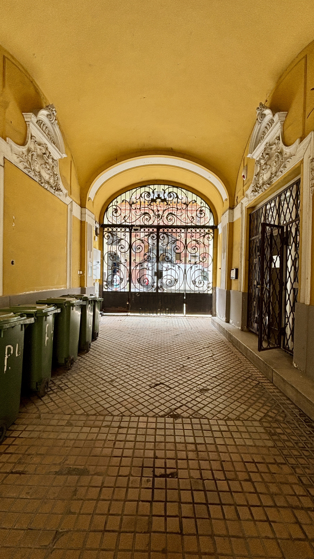 Gallery zoom image