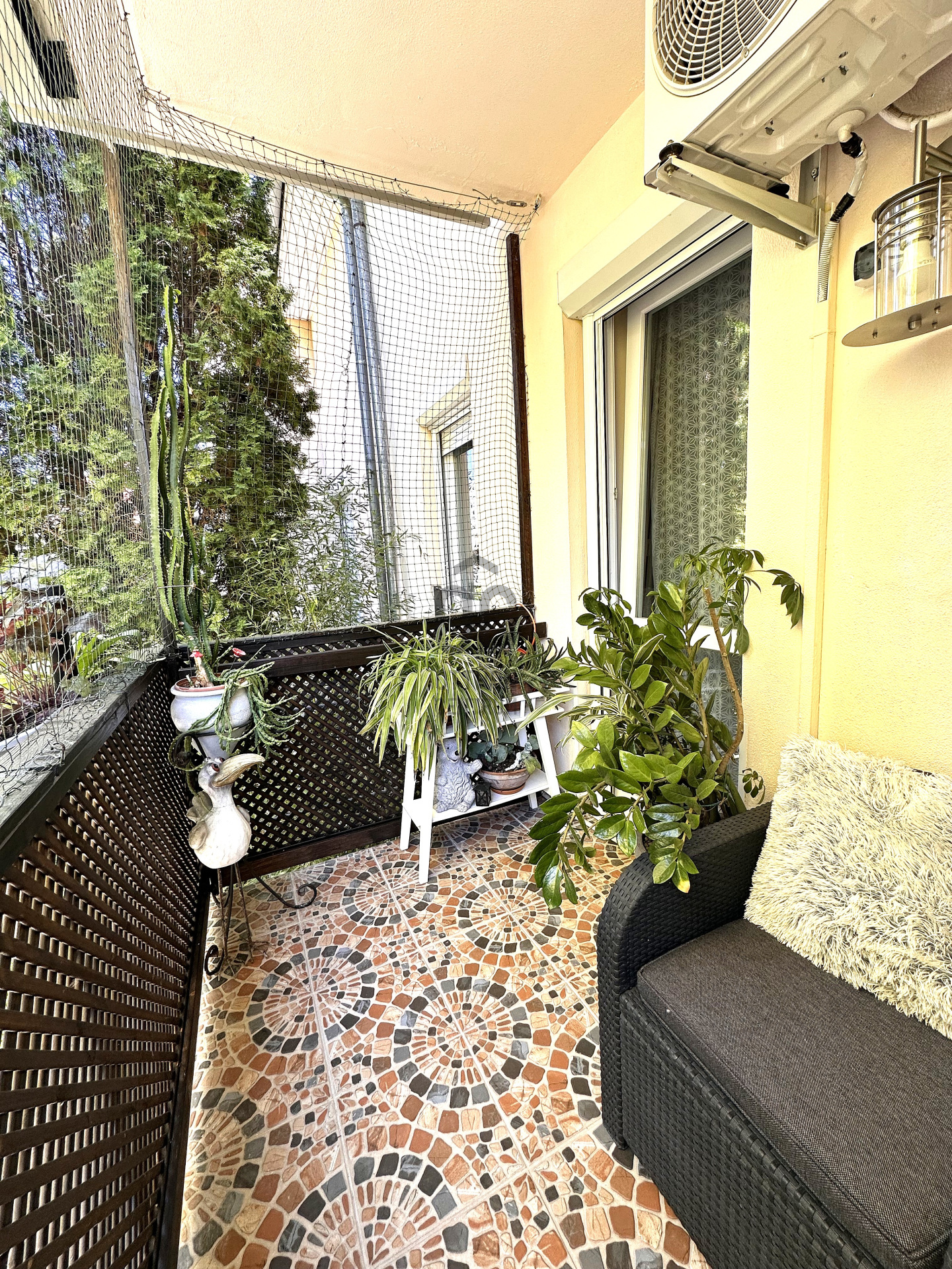 Gallery zoom image