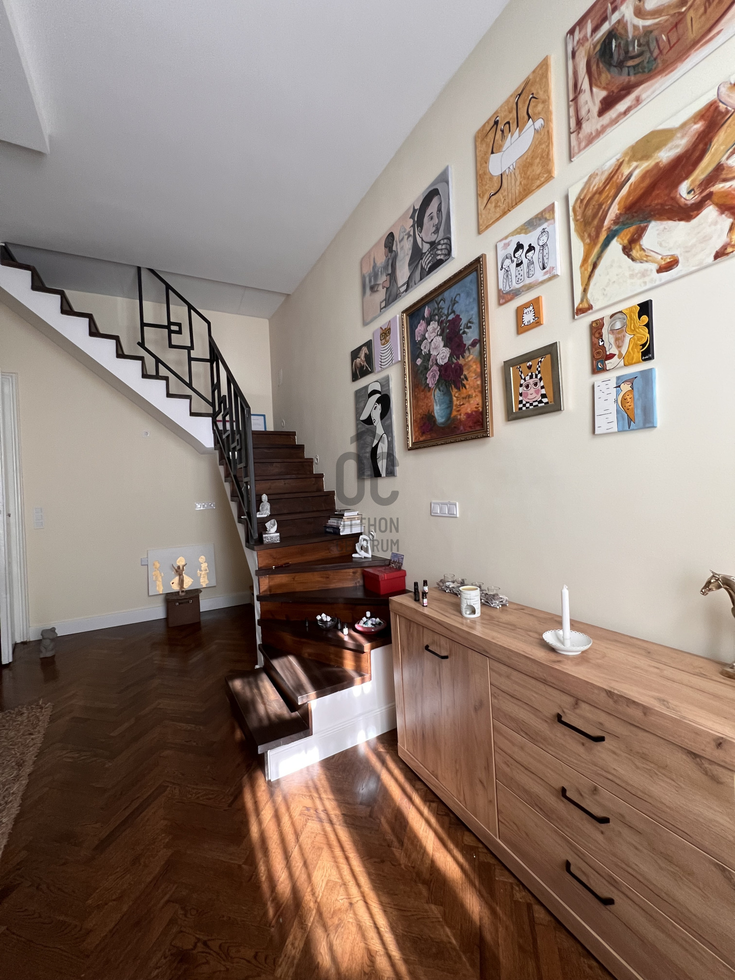Gallery zoom image