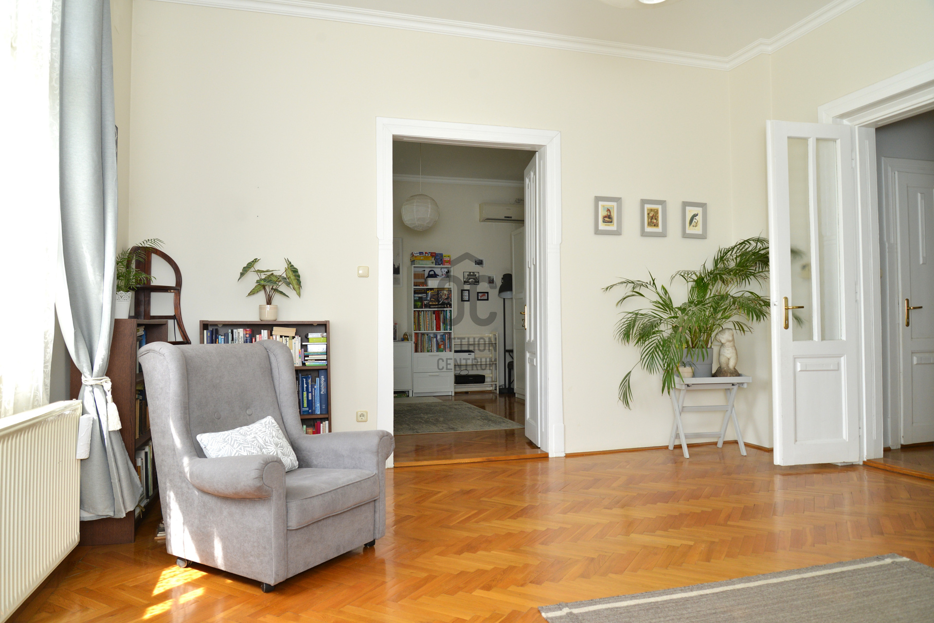 Gallery zoom image