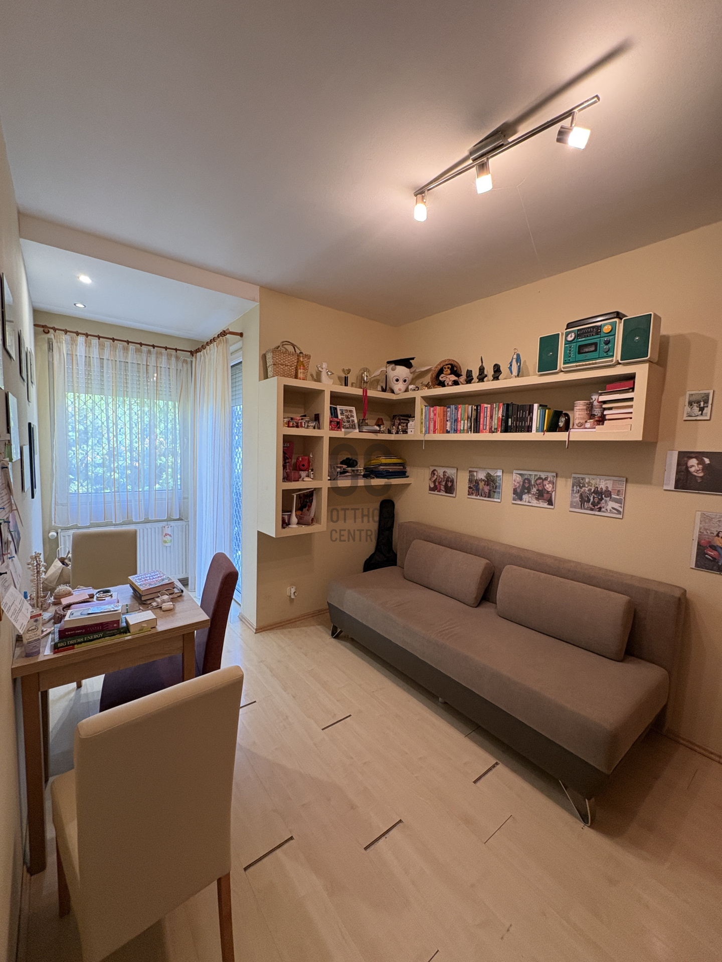 Gallery zoom image