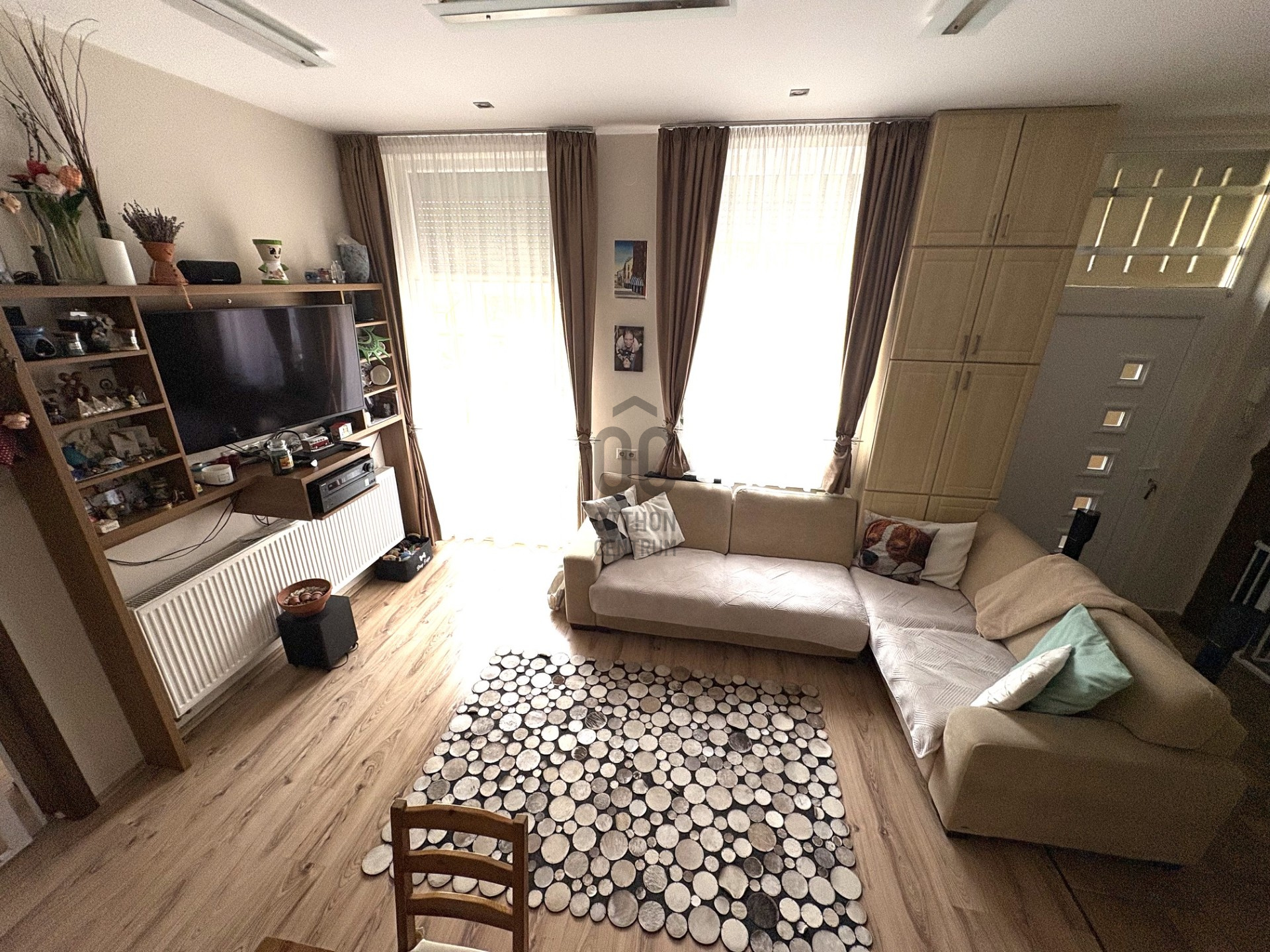 Gallery zoom image