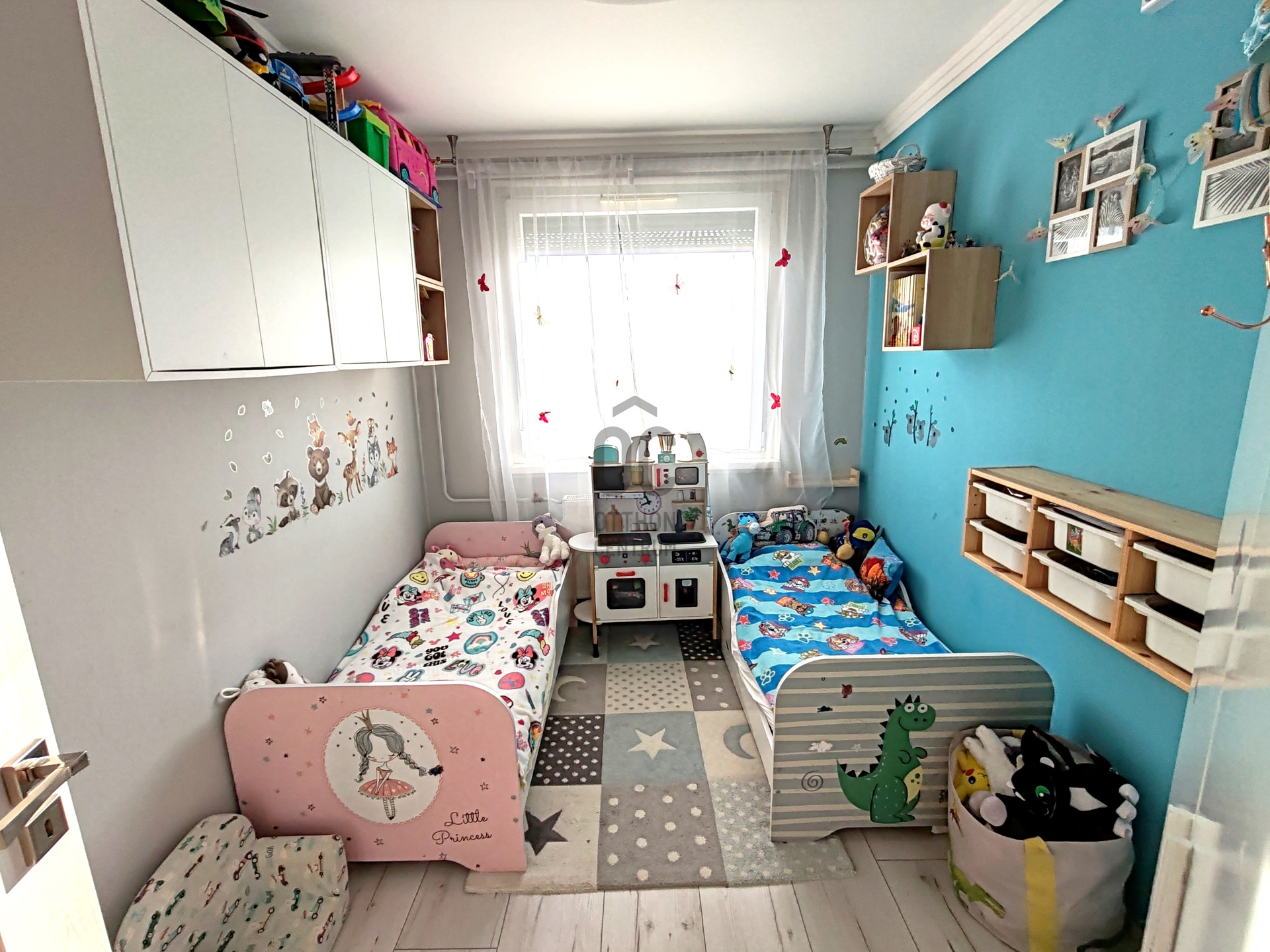 Gallery zoom image