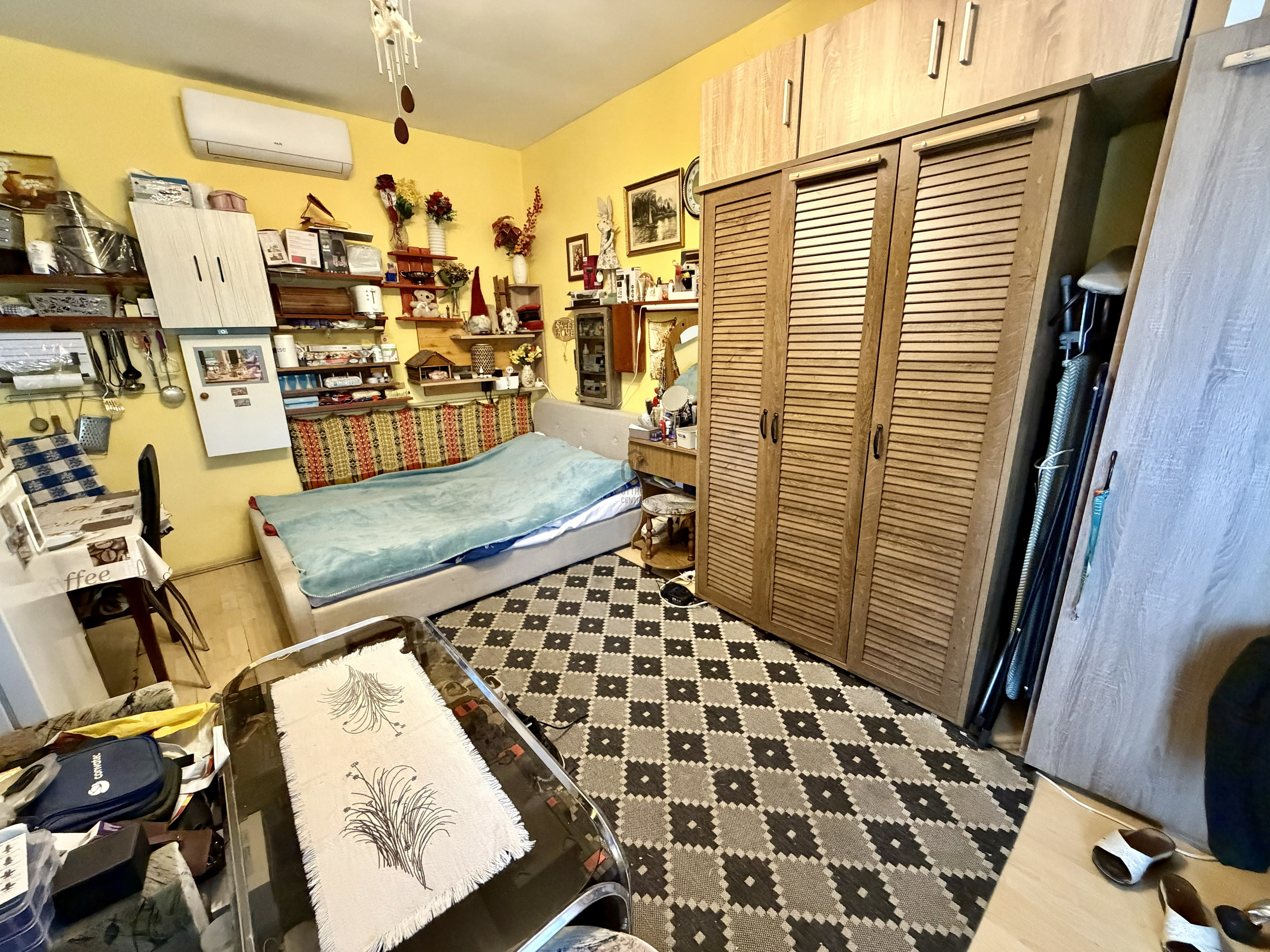 Gallery zoom image