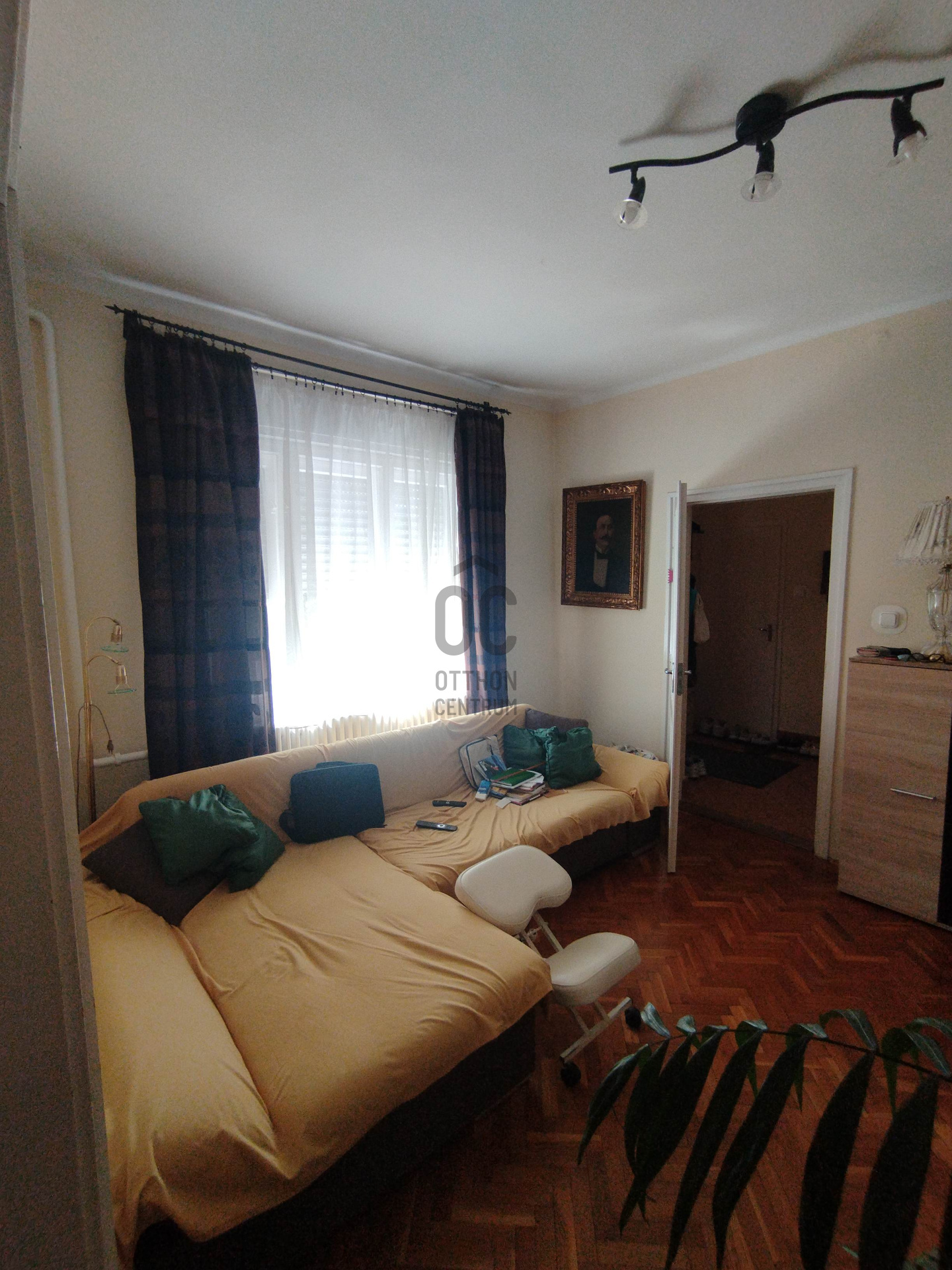 Gallery zoom image