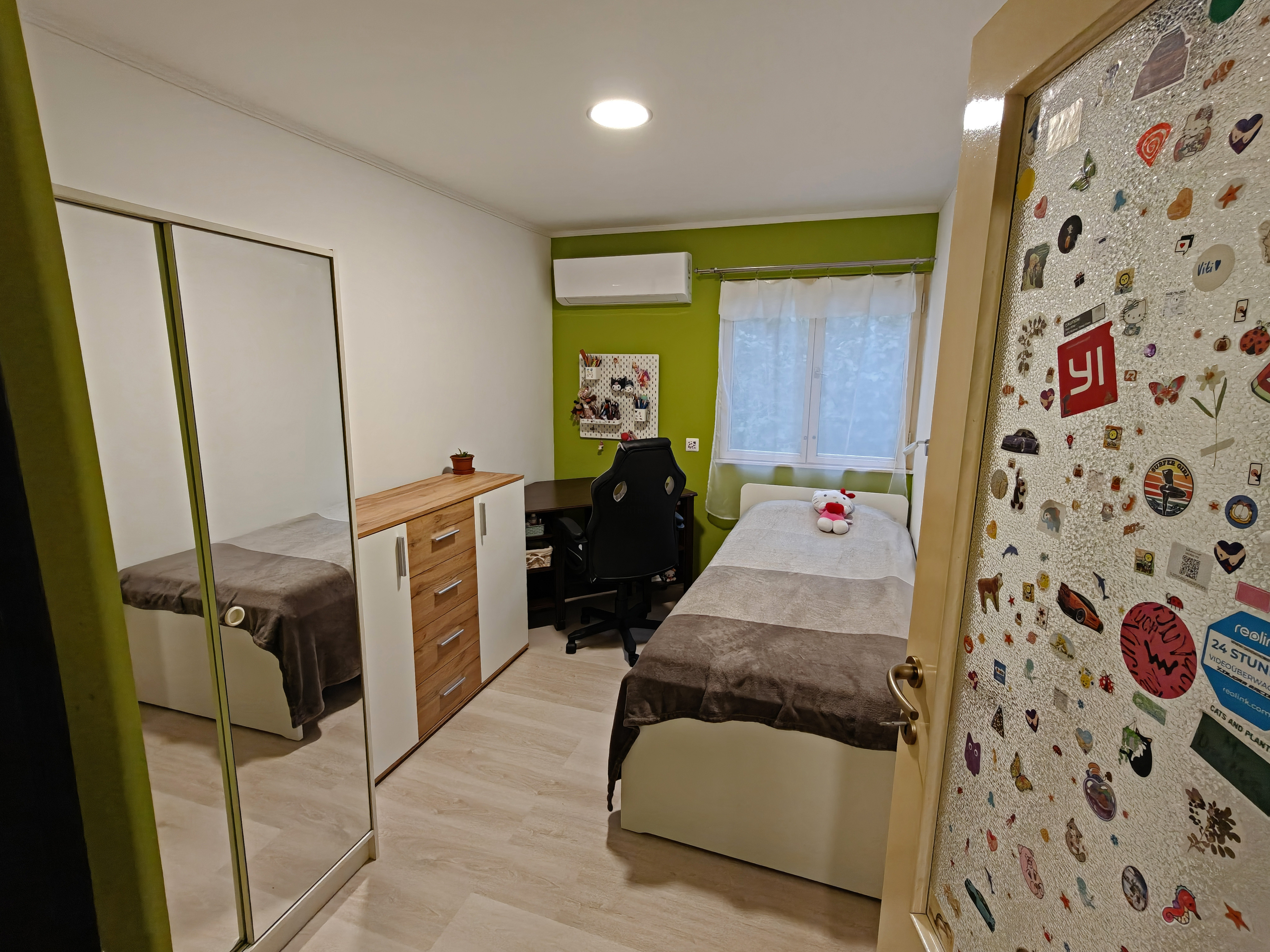 Gallery zoom image